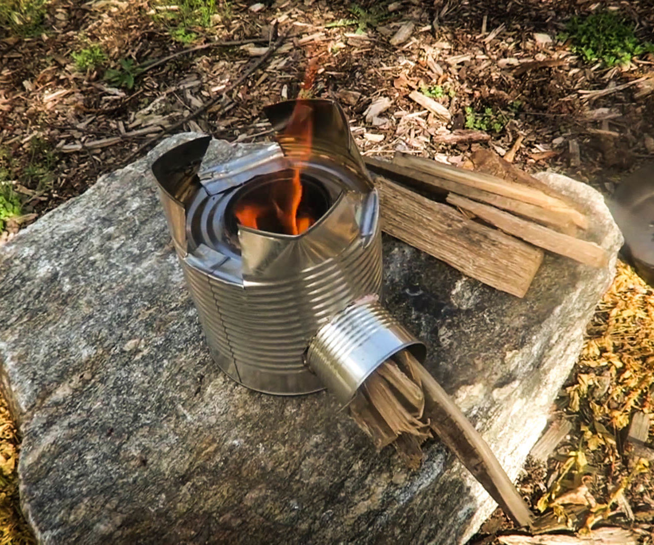 DIY Rocket Stove Out of Cans