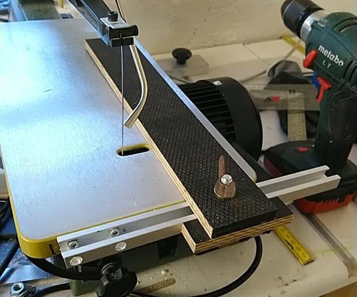 Scroll Saw Parallel Fence