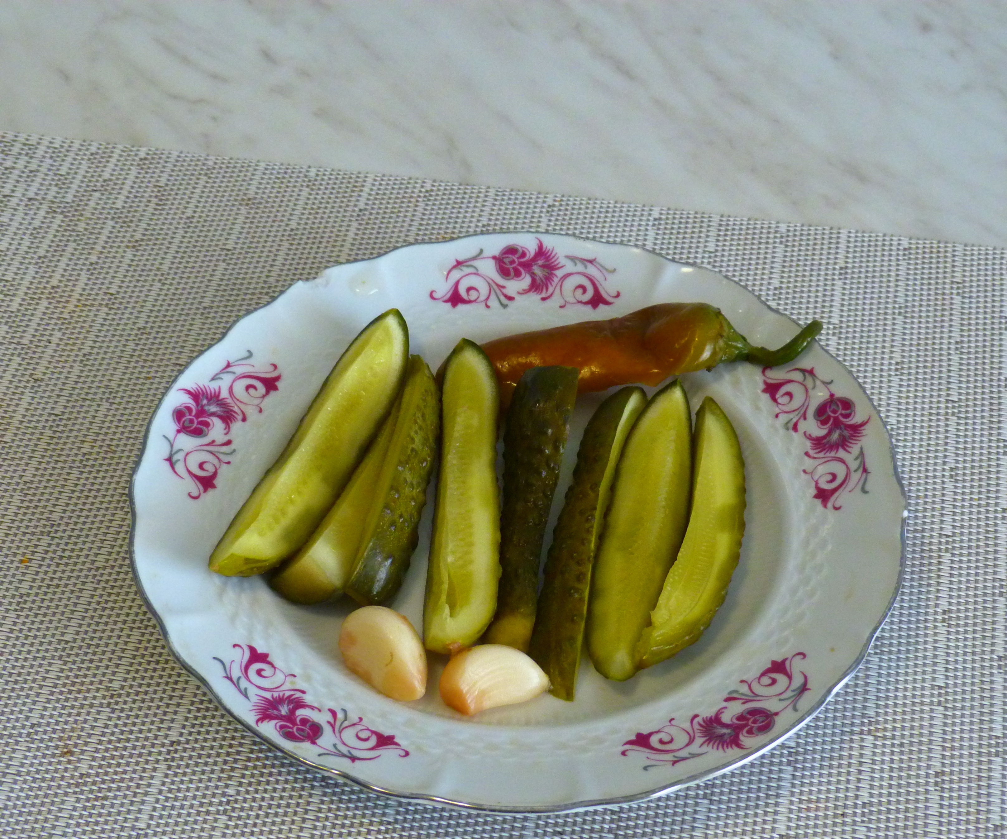 Pickled Cucumbers for Summer. Ultra Fast.