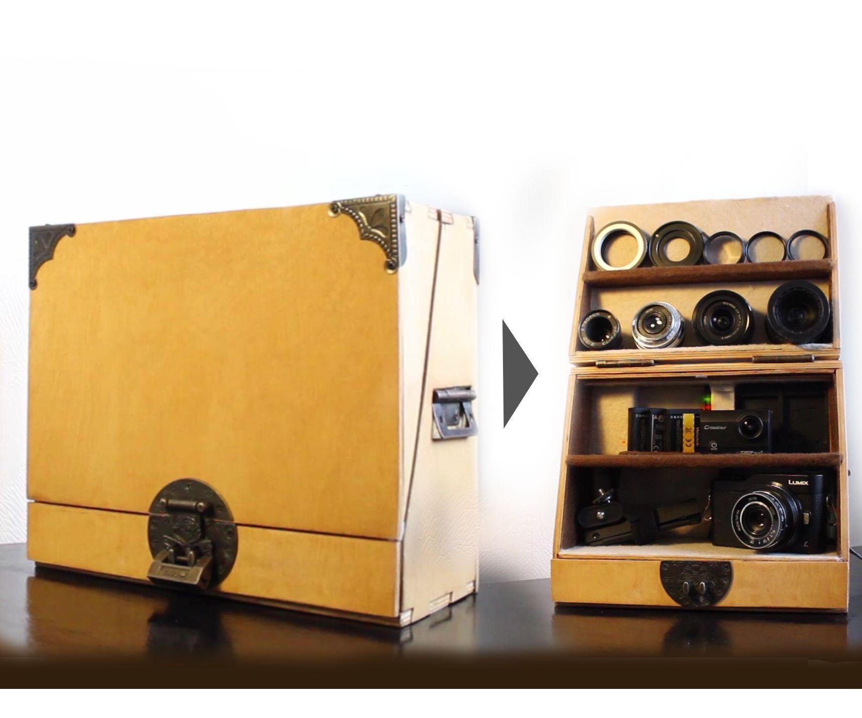 Camera Display Box With Integrated Charger and Reader