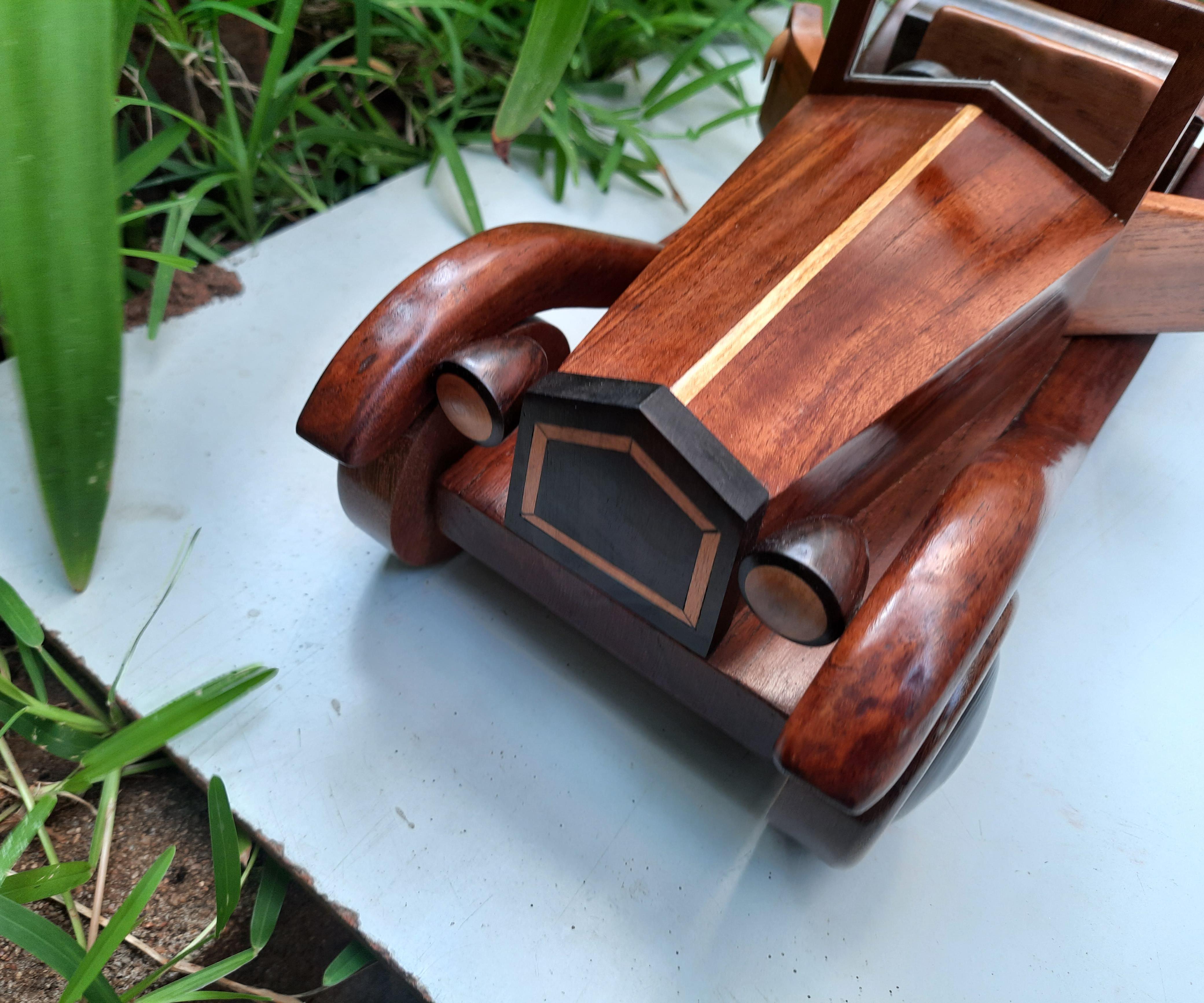 Build Your Dream Car (Alfa Romeo Vintage in Wood)