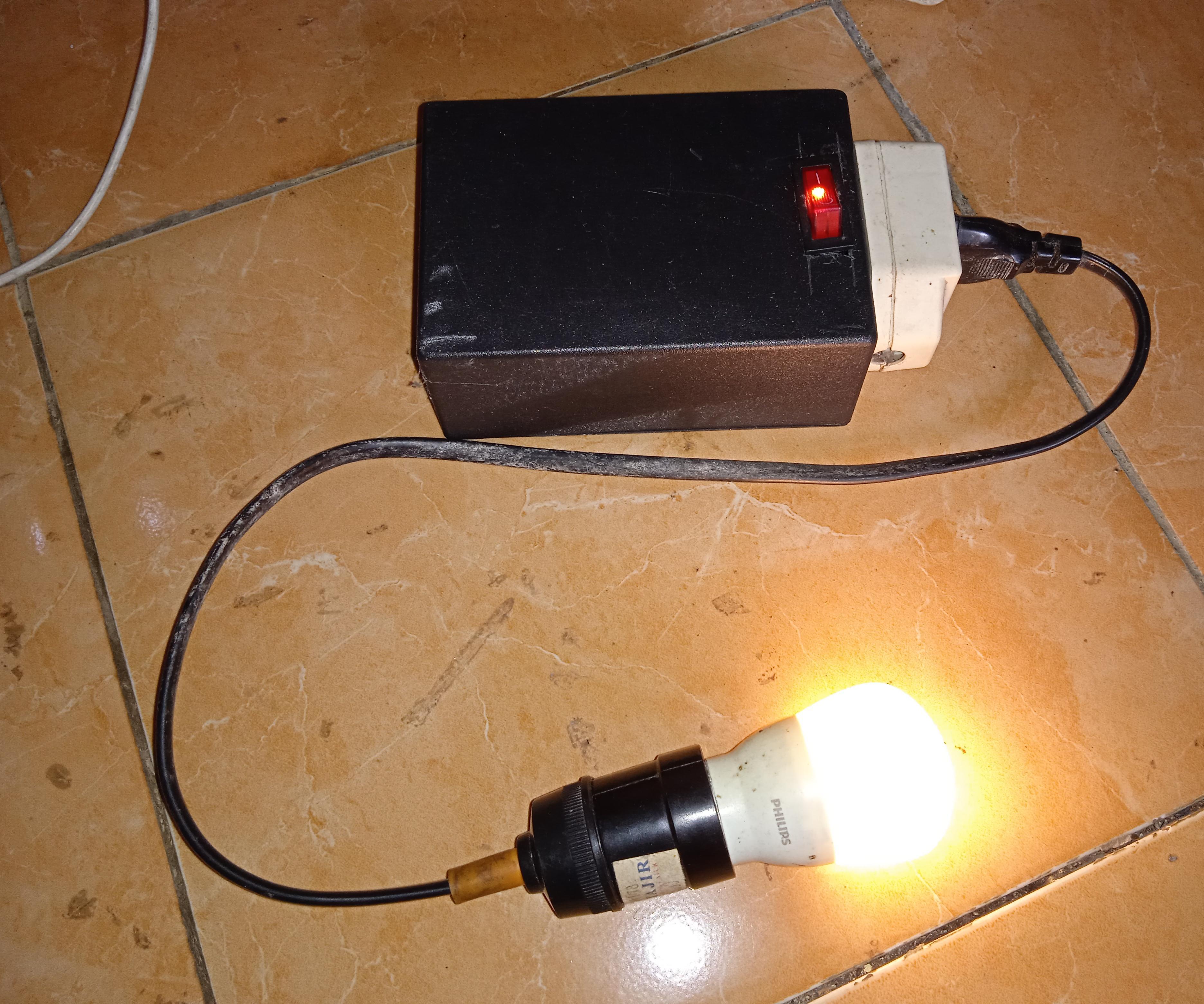 Very Simple Inverter That Can Be Built in Minutes - Only Requires 5 Main Components
