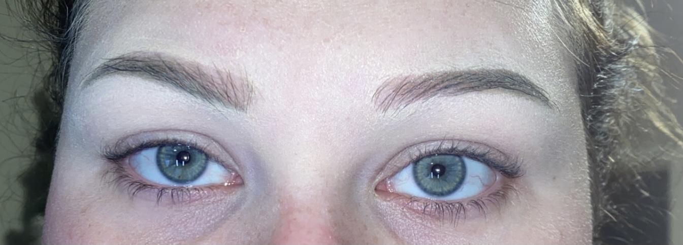 Filling in & Defining Eyebrows