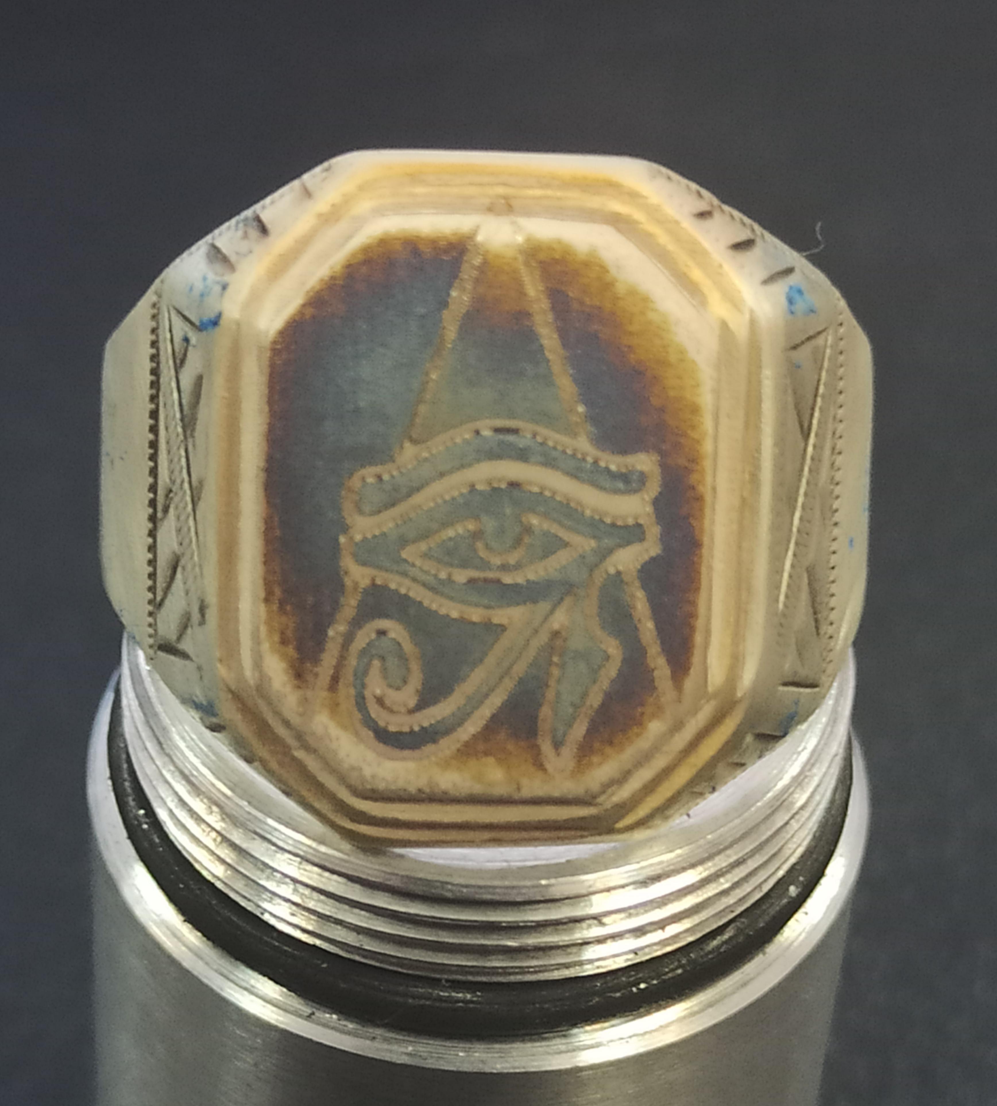 Coating a Color Image on a Silver Ring With a Diode Laser (Endurance 10 Watt DPSS Laser Nd: YAG, 1064 Nm, F = 20mm).Laser Nd: YAG, 1064 Nm, F = 20mm). 