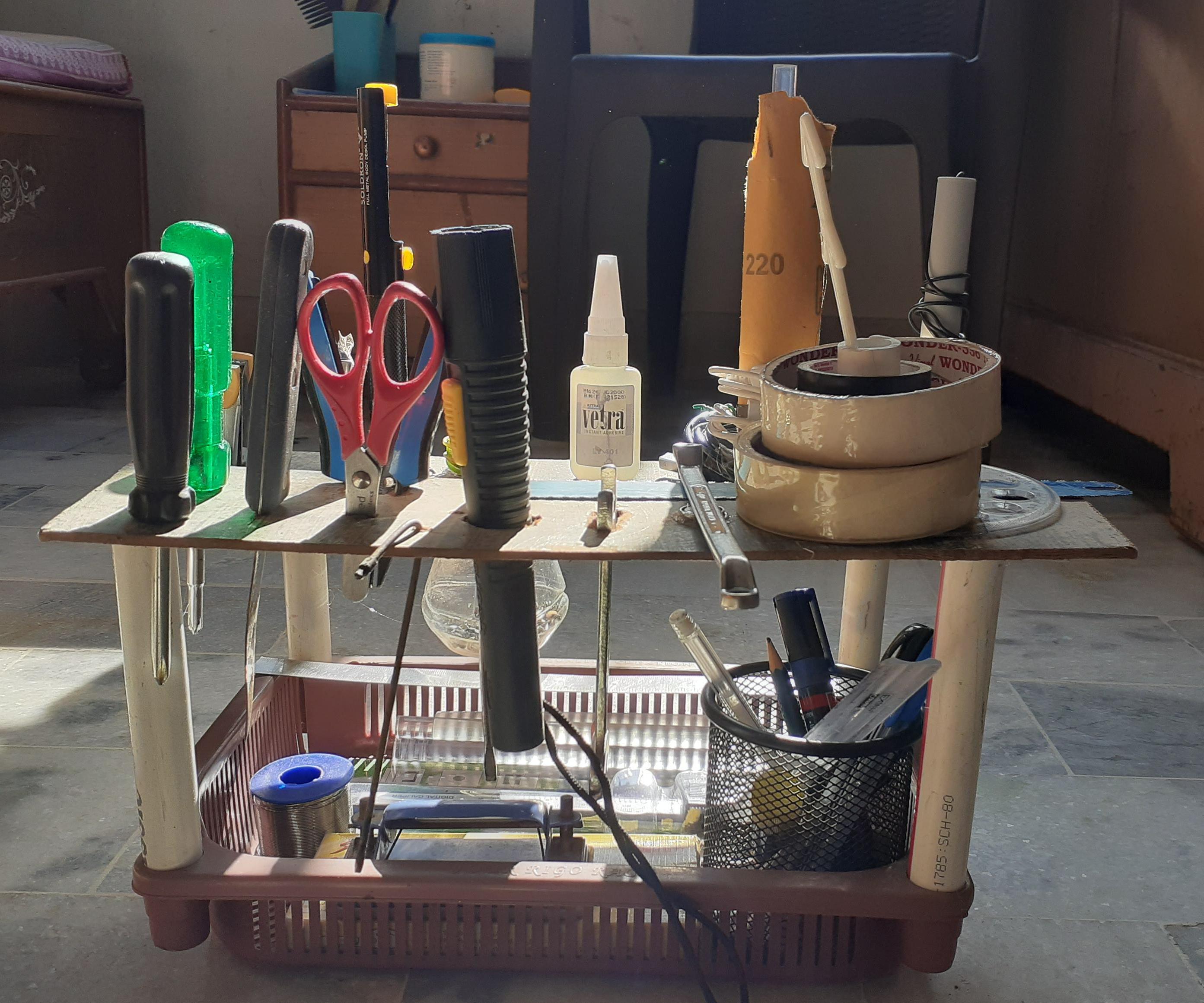 LAB BENCH TOOL HOLDER