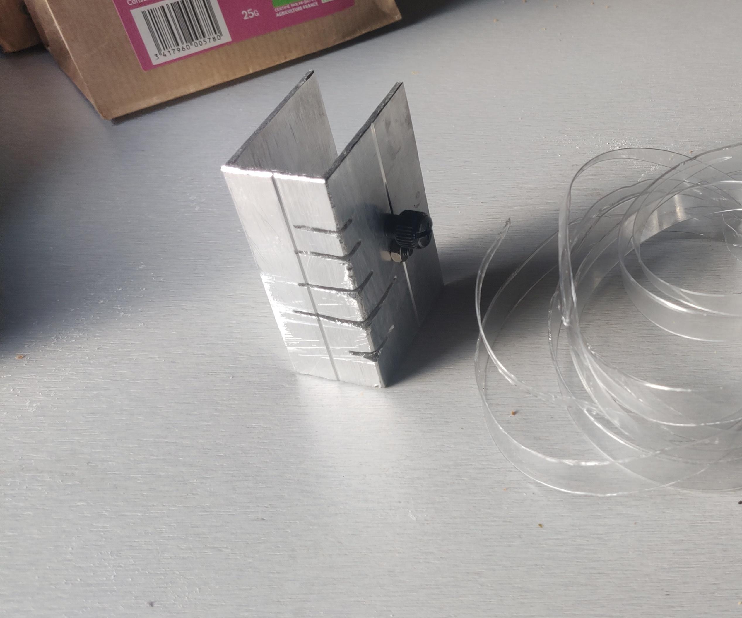 PET Bottle Tape Cutter