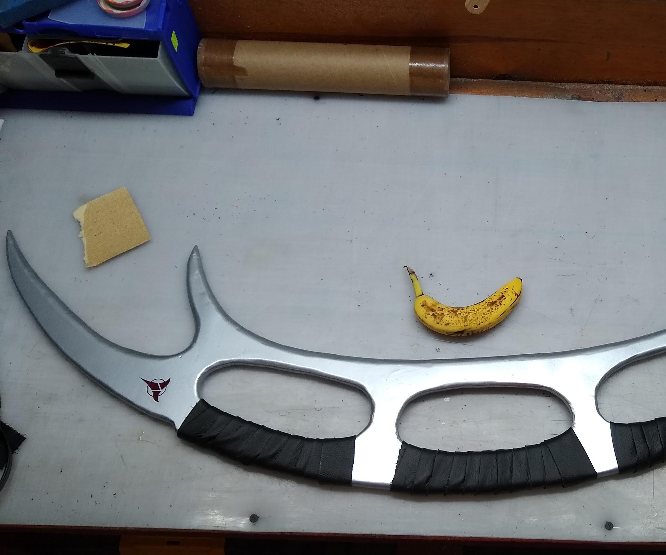 QAPLA! Cosplay Grade Bat'leth