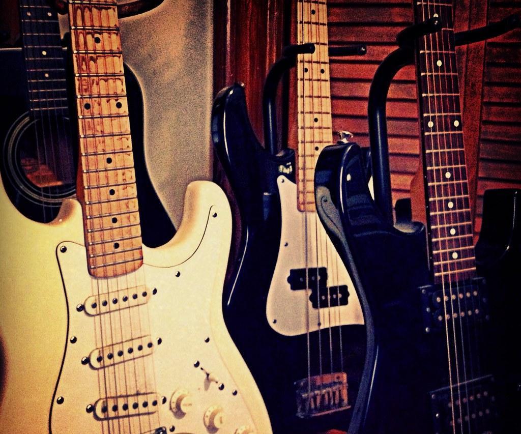 How to Play Brain Stew by Green Day on the Guitar (Beginner)