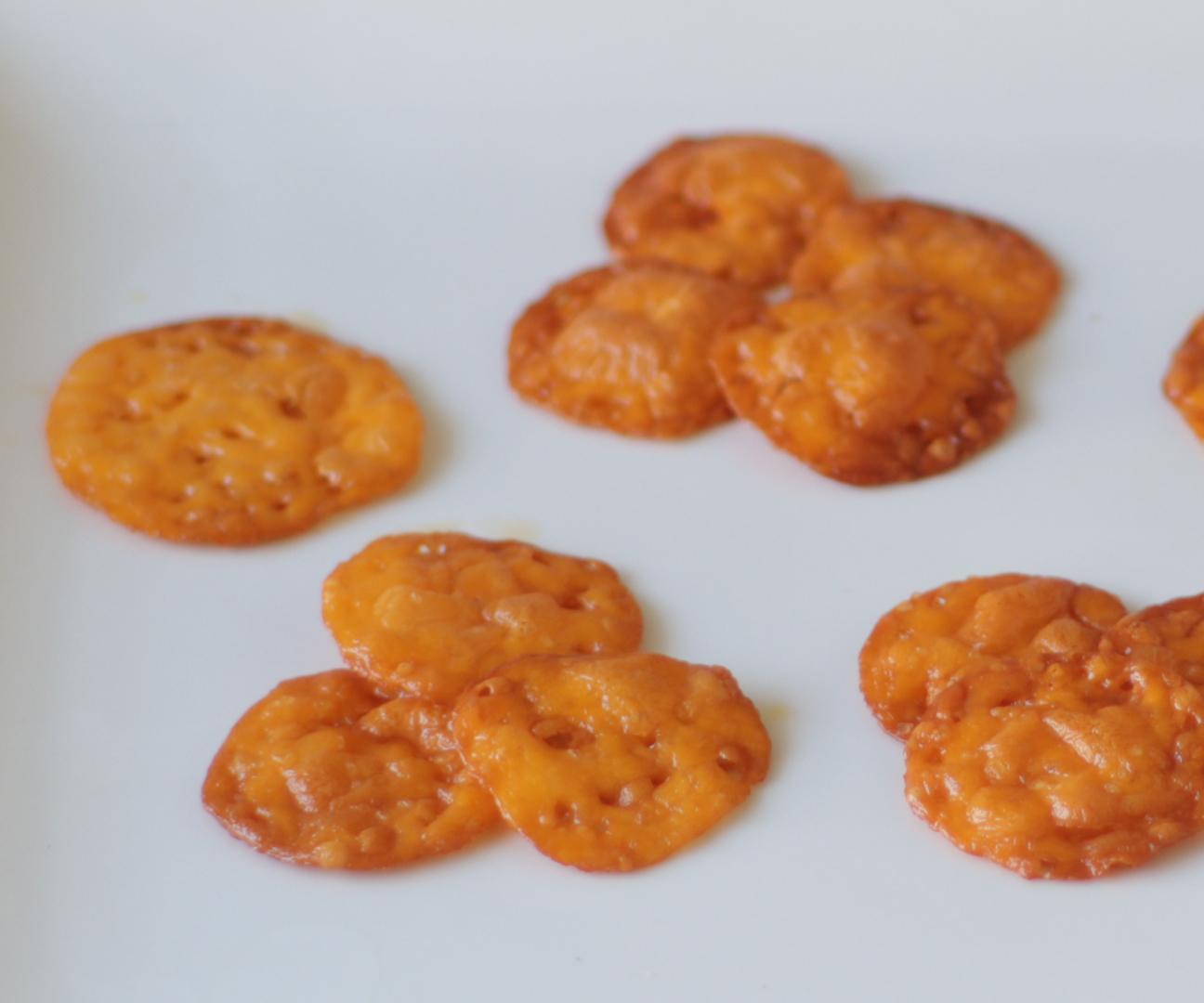 Homemade Cheez-Its/Cheese Crisps