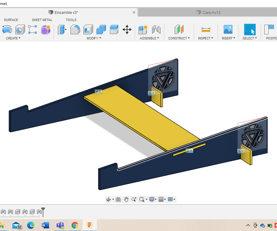 Soporte De Laptop Con Un Diseño De Imagen De Iron Man