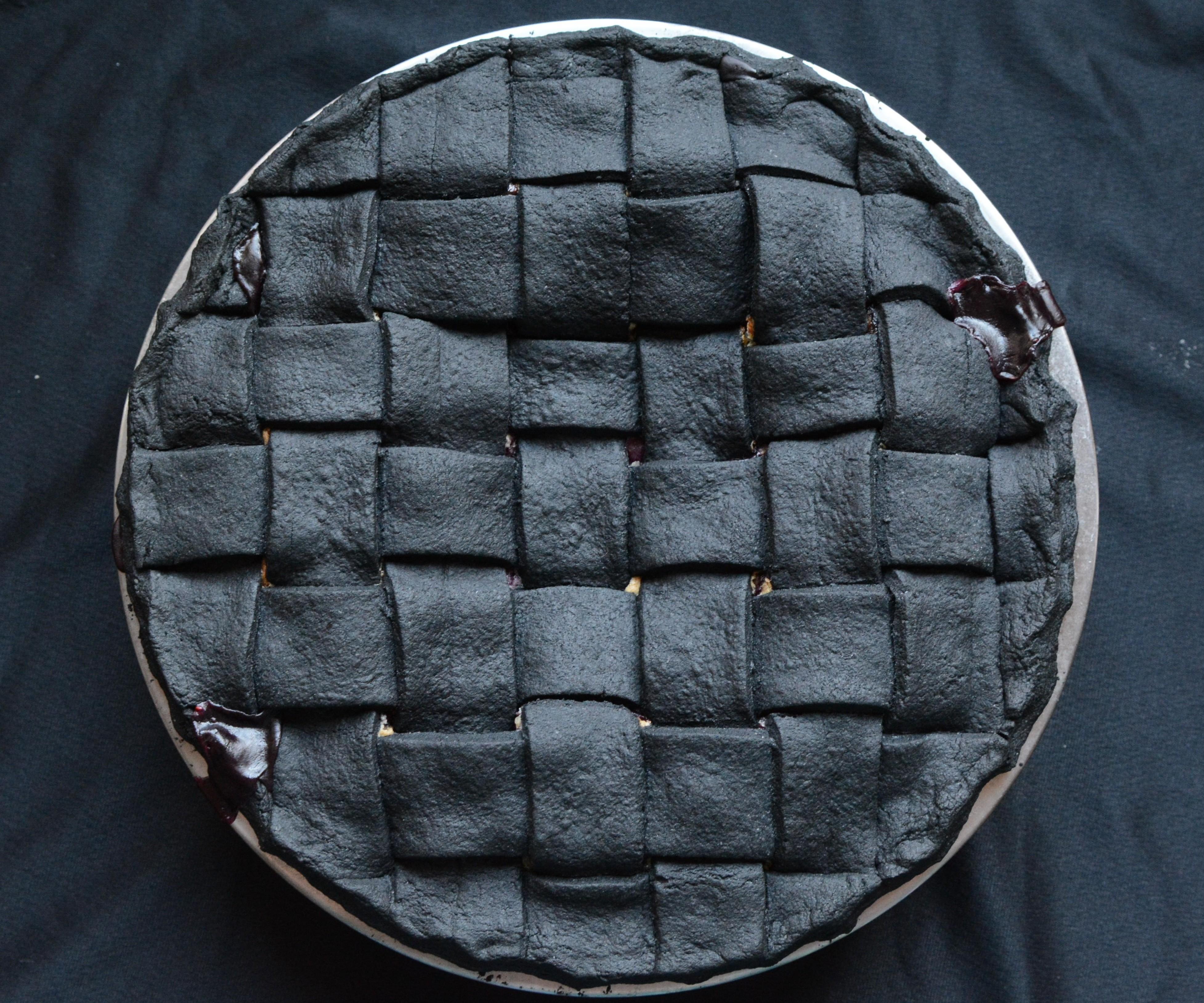 Black Blueberry Pie 
