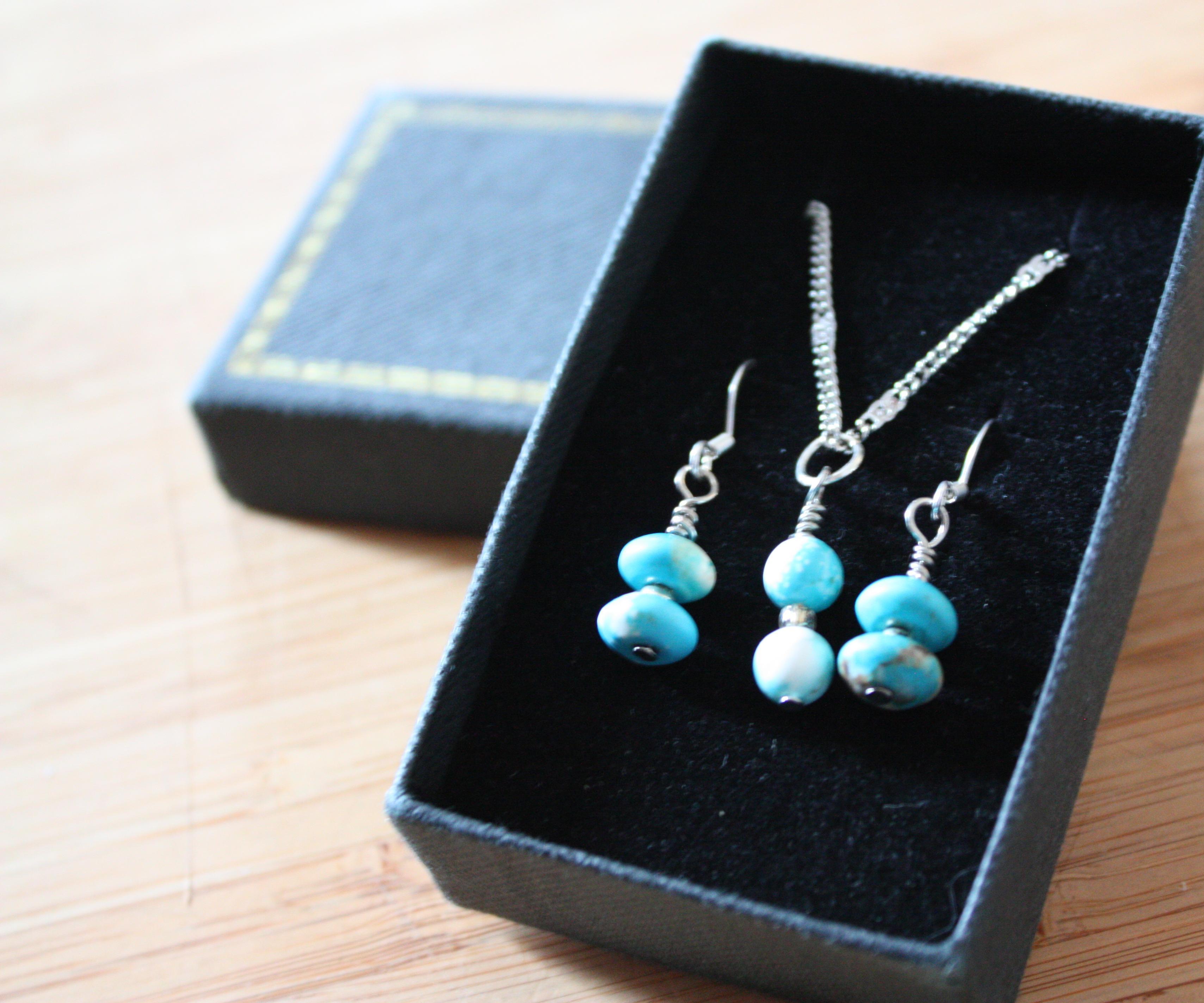 Simple Yet Elegant Jewelry Set