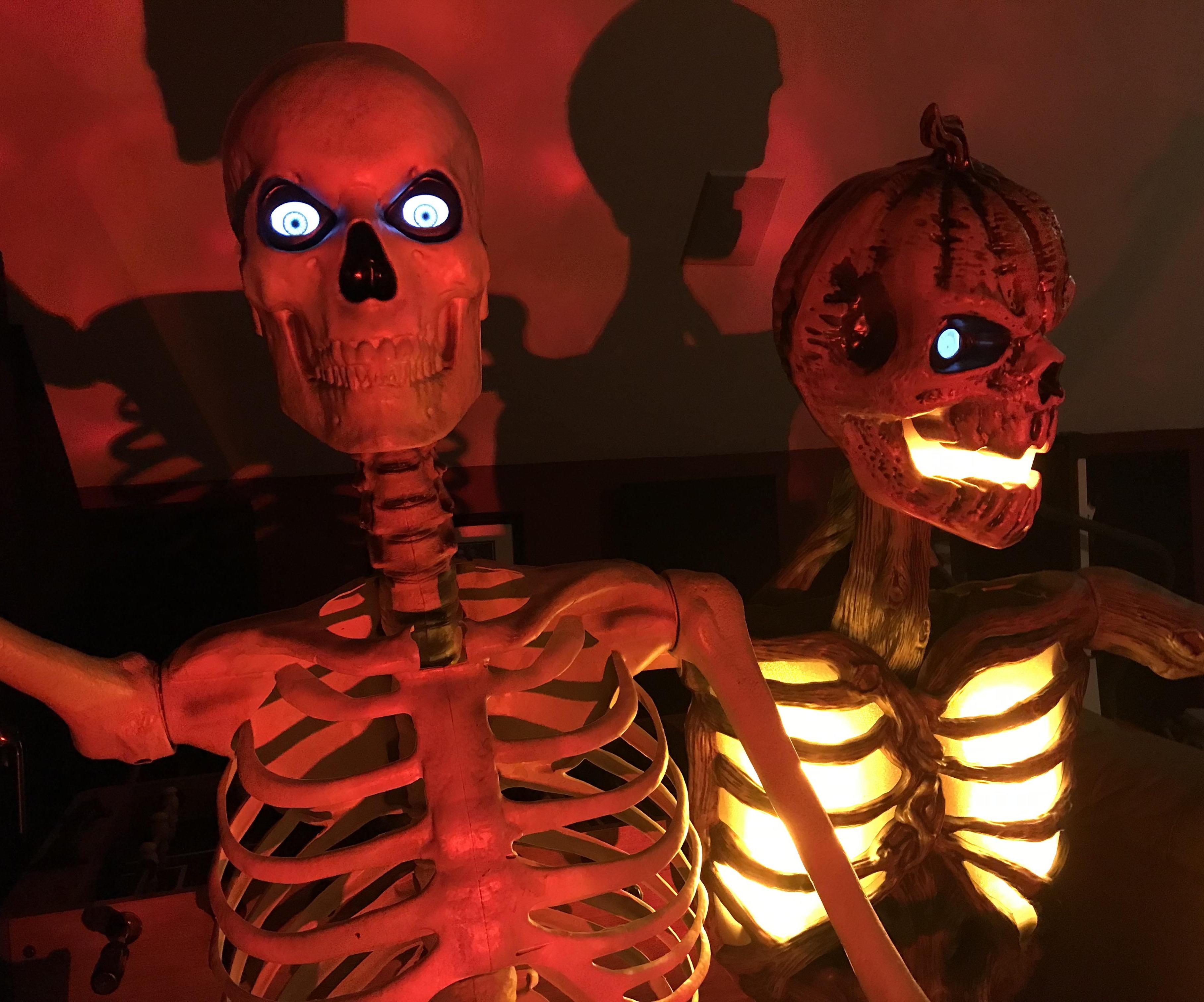 Automated Motorized Turning Neck for 12' Giant Home Depot Skeleton and 12' Inferno Skeleton