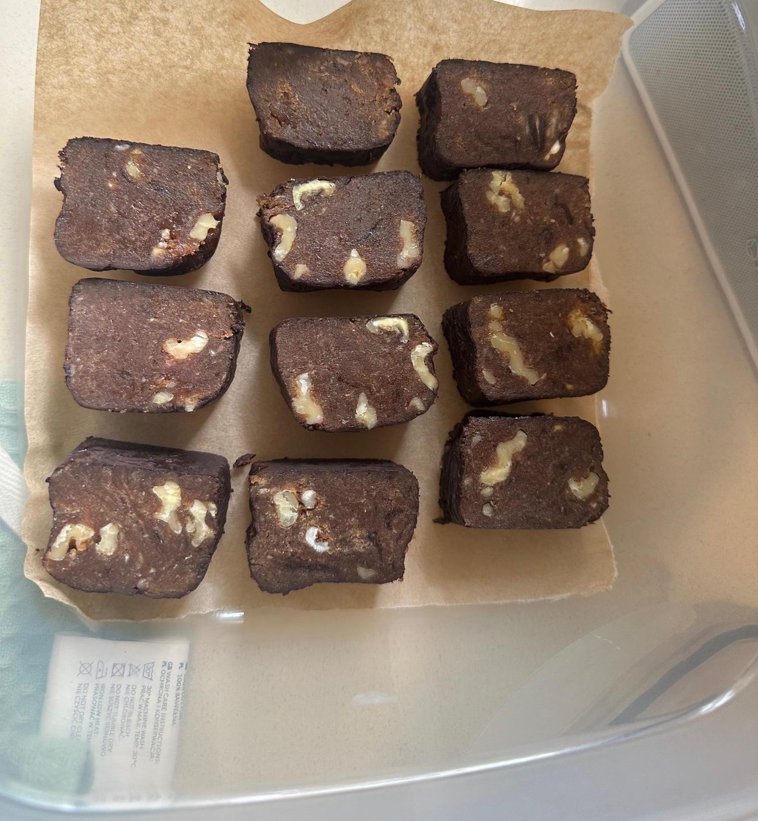 DIY Dates Protein Bar