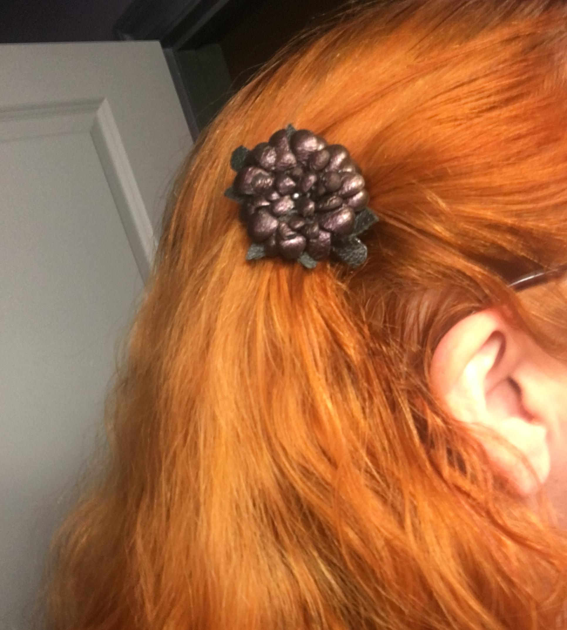 Leather Flower (Zinnia Barrette)