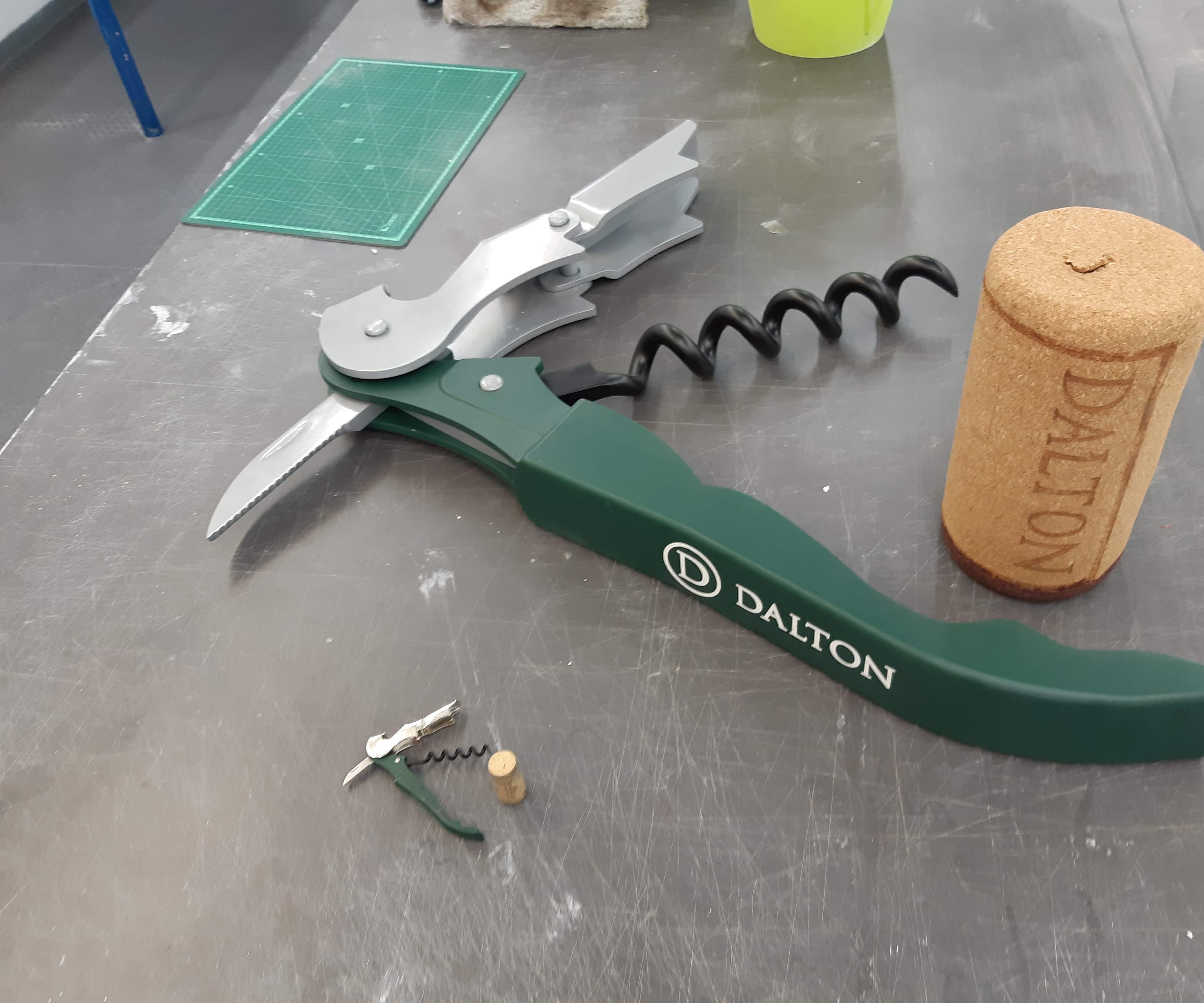 Wine Opener Enlargement x7