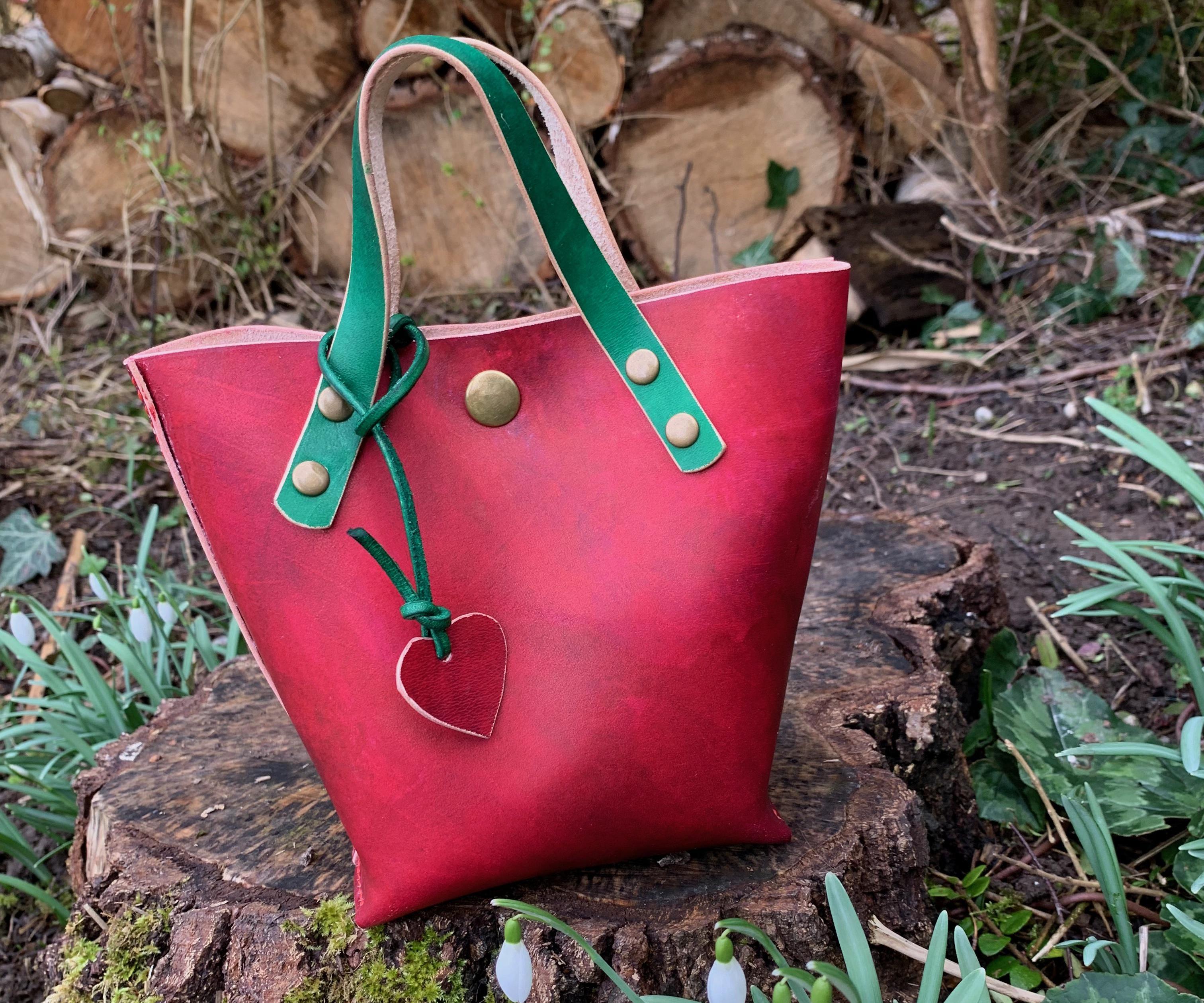 A Cute and Simple Leather Baby Tote Bag