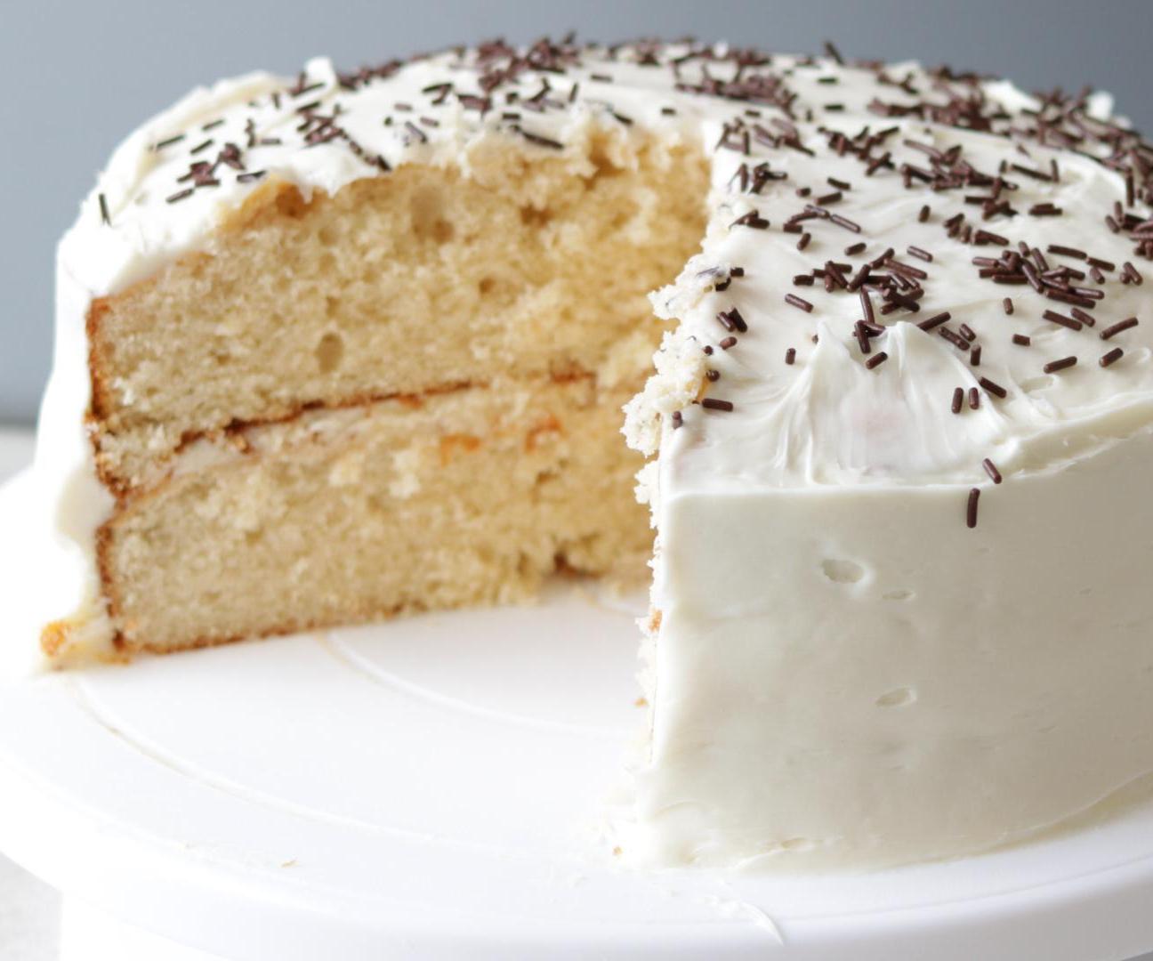 Easy Amazing Homemade Vanilla Cake