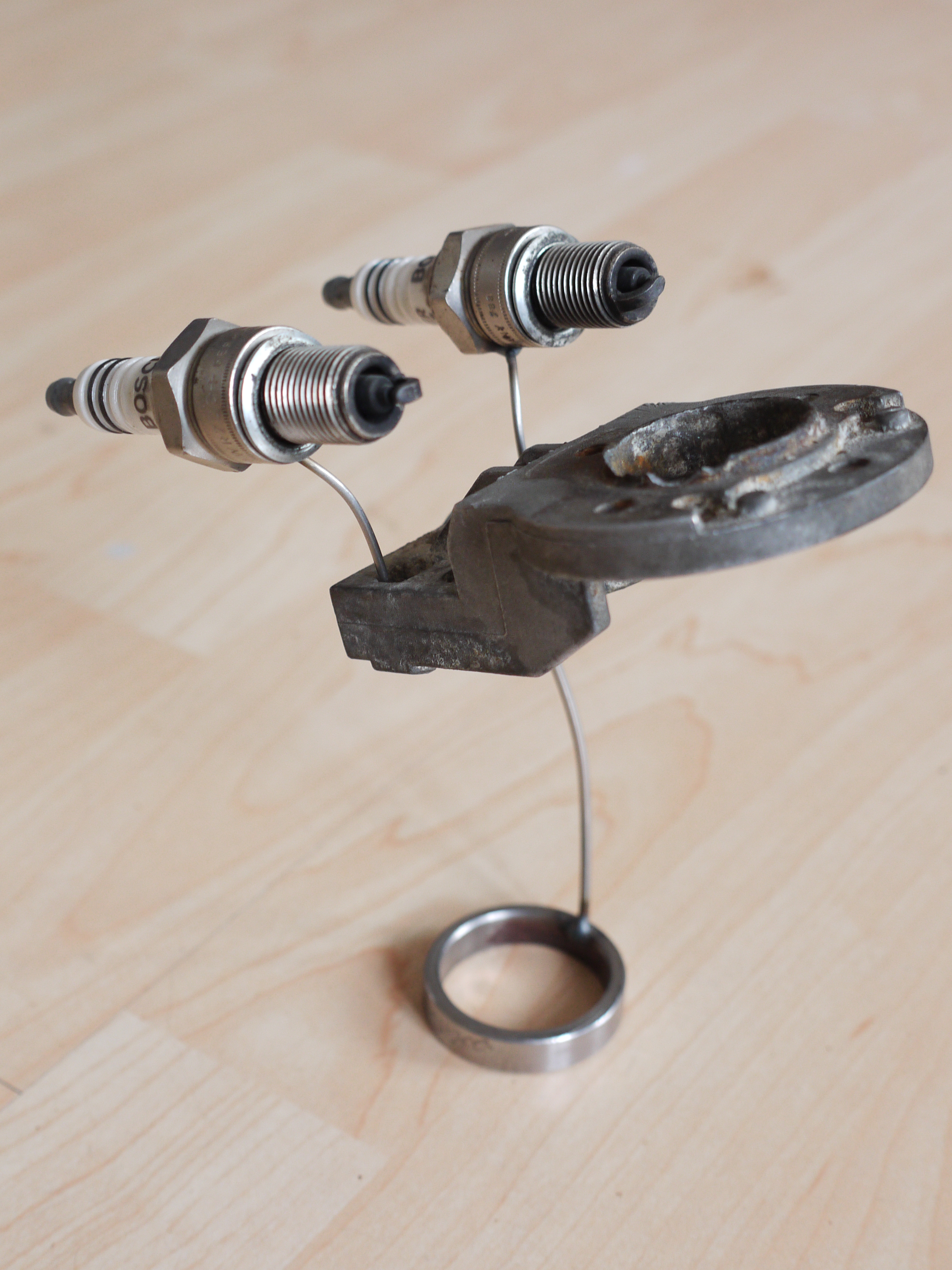 Little Desktop Thing That May Can Keep Your Motivation Up While Searching for the World`s Formula