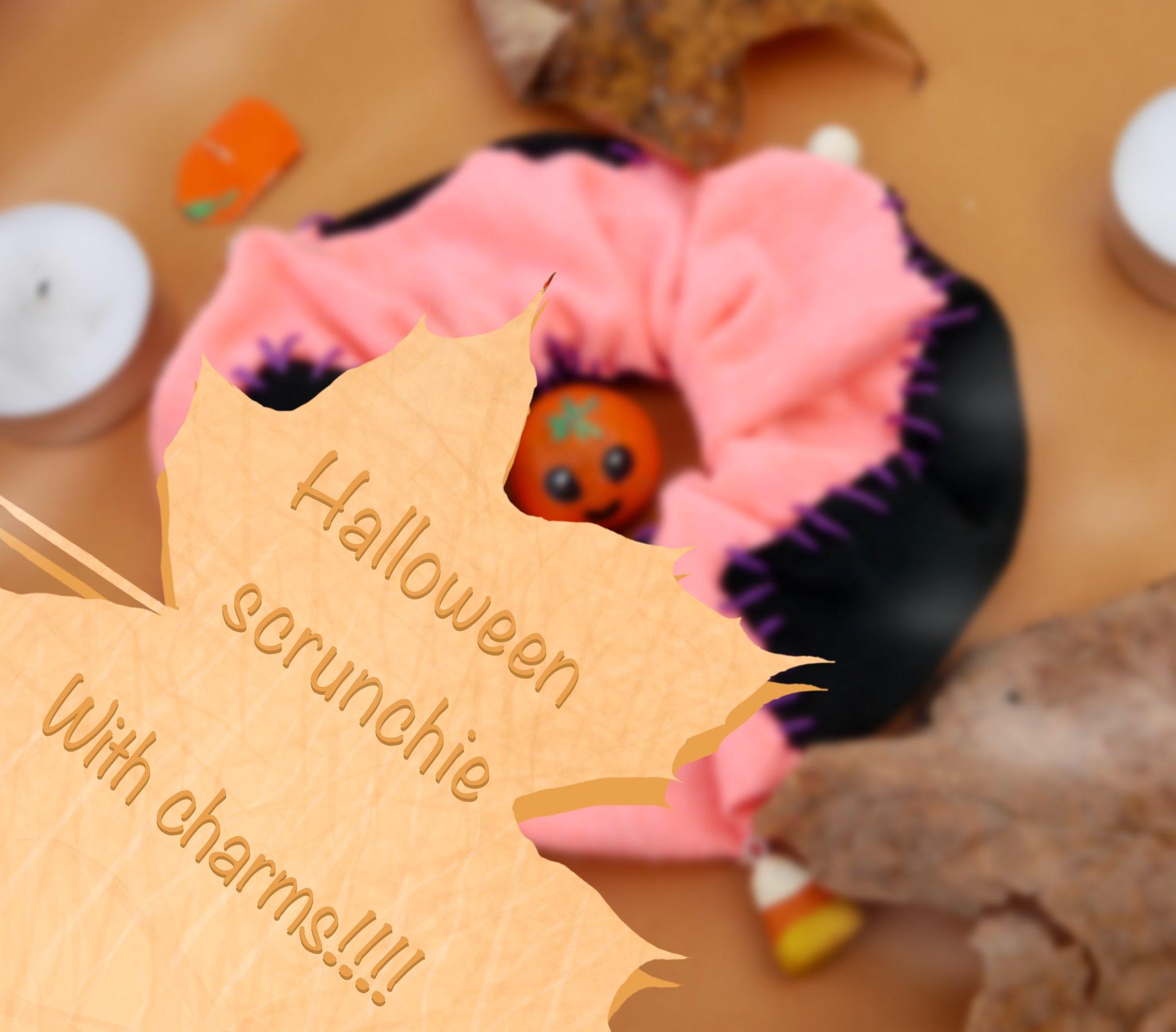 🍂🎃Halloween Scrunchie With Charms🎃🍂