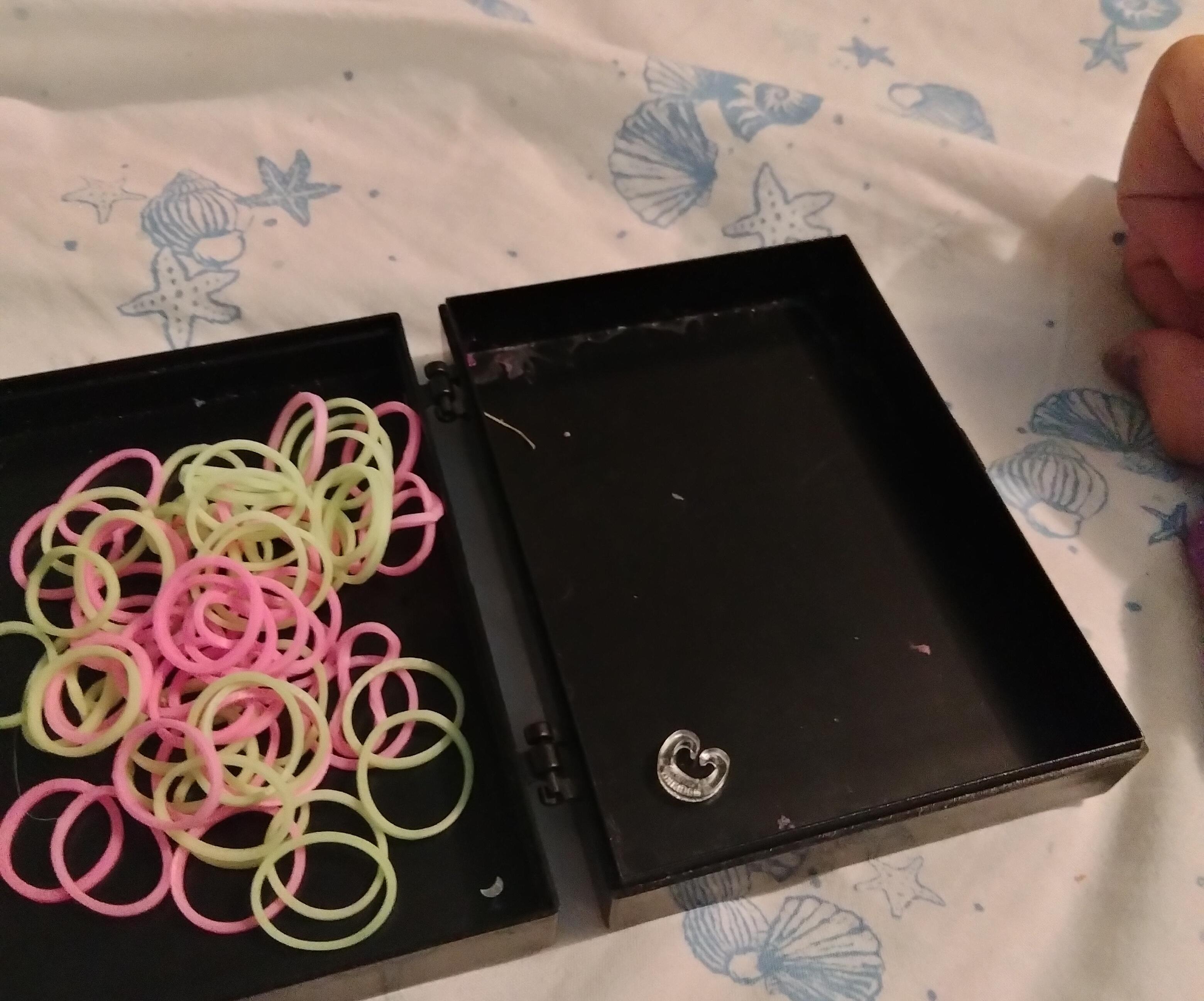 Charlie Brown Chevron Rubber Band Bracelet