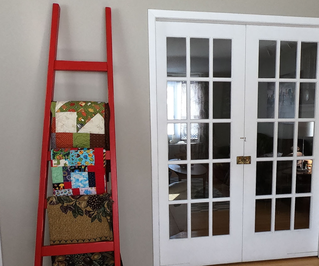 Angled Blanket Ladder