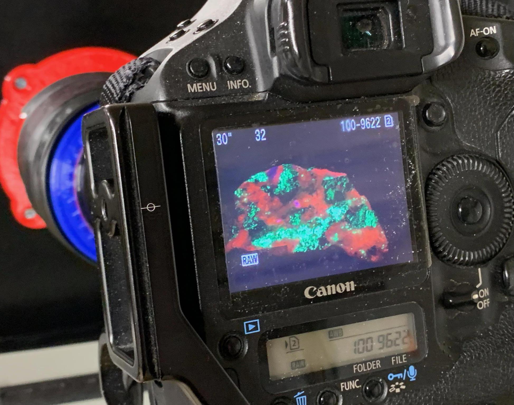 Build a Simple UV Photography Box