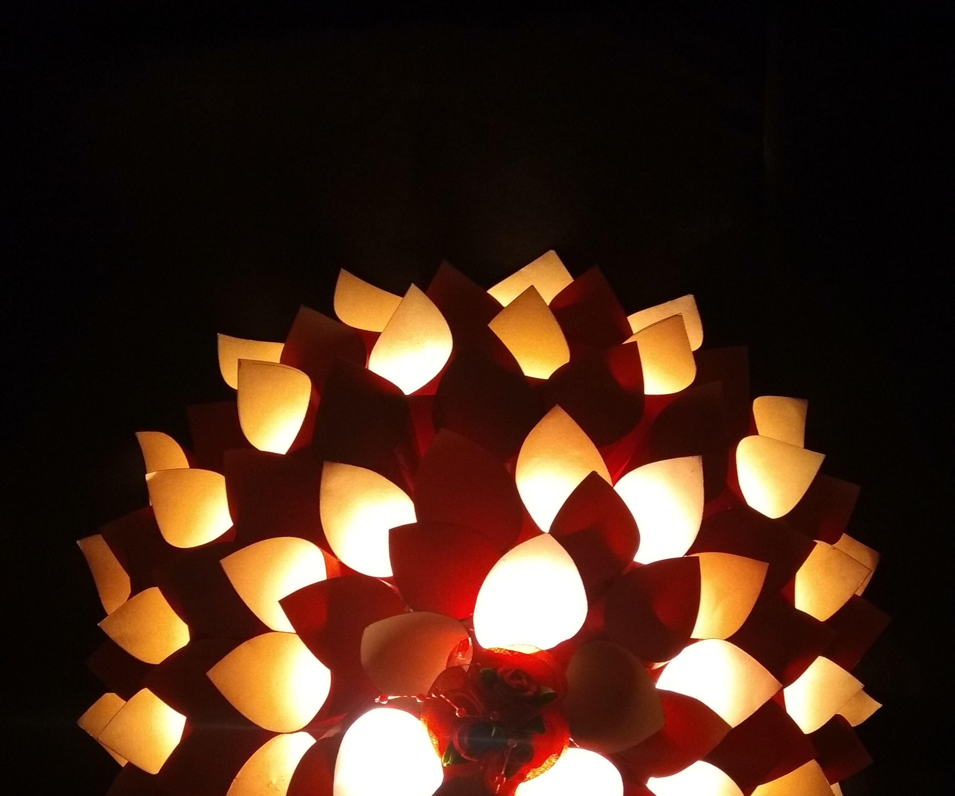 Paper-Dahlia-Lamp