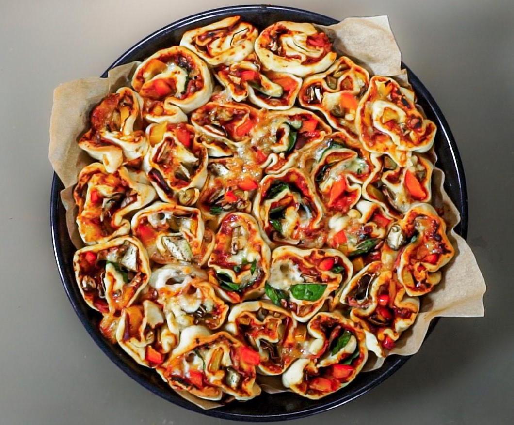 Pull-Apart Pizza Rolls