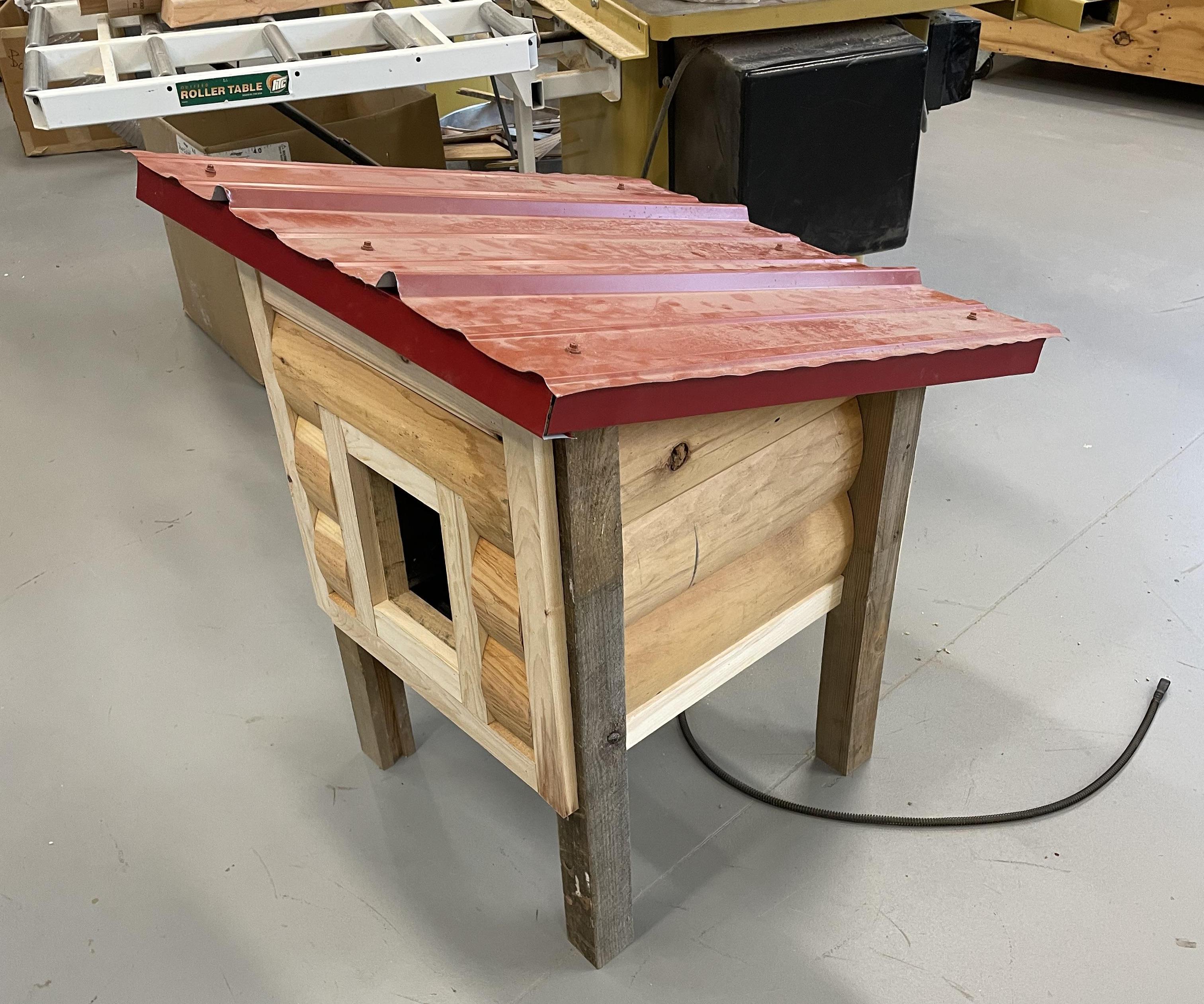 Insulated Heated Log Cabin Cat House
