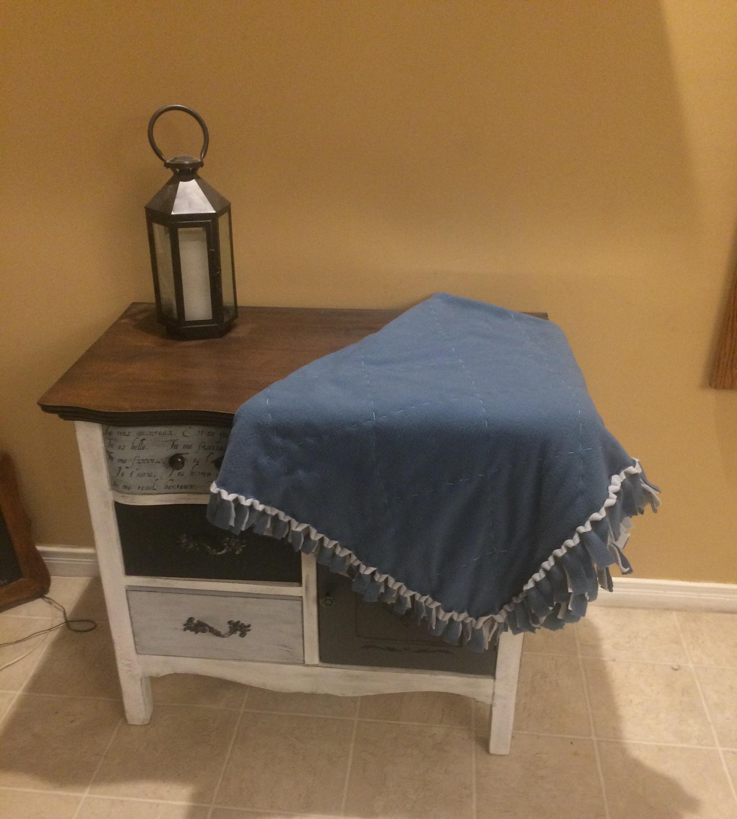  Cozy Quilted Blanket With Frills 