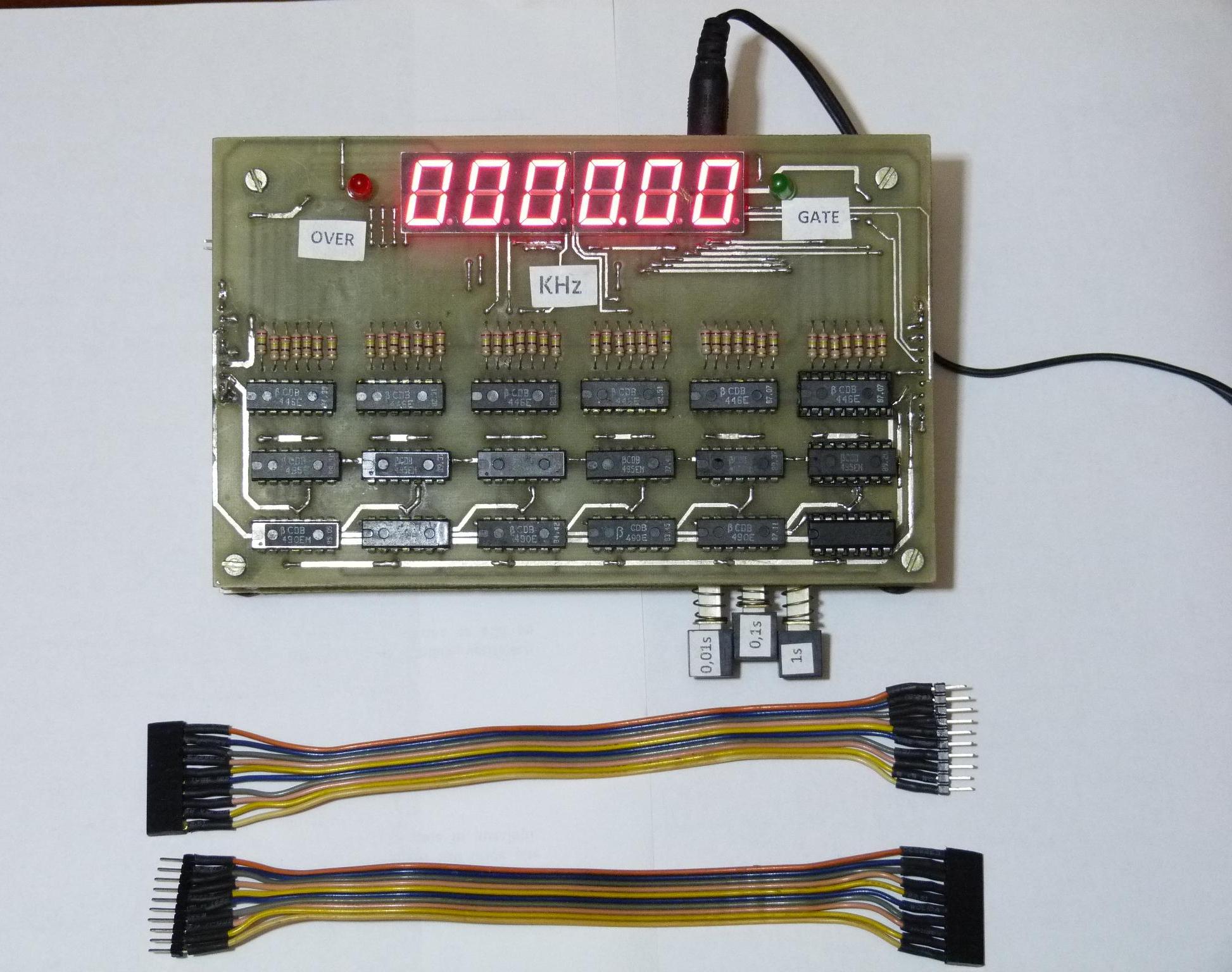 Nostalgic TTL Frequency Meter