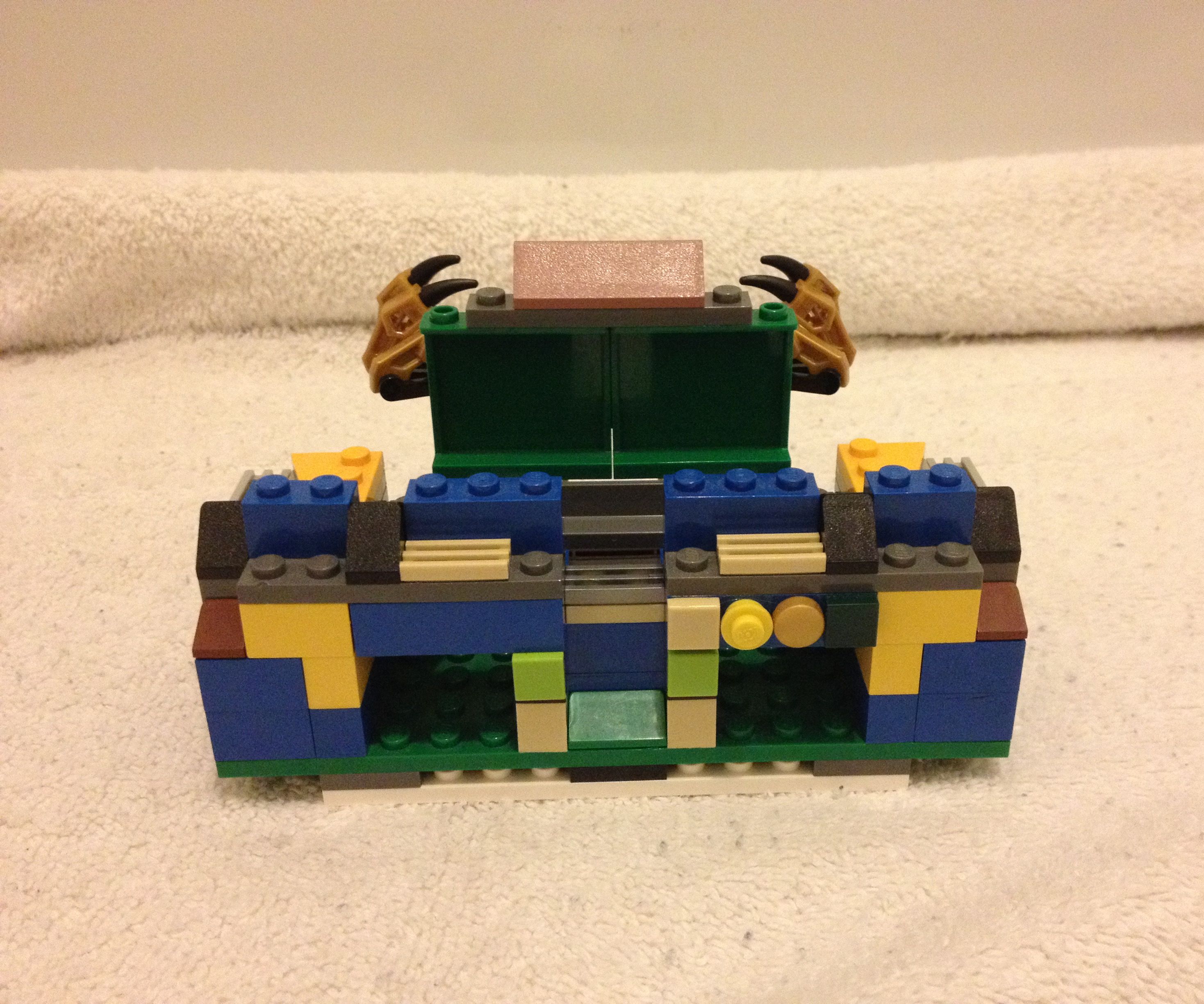 IPhone Charger/Speaker Stand