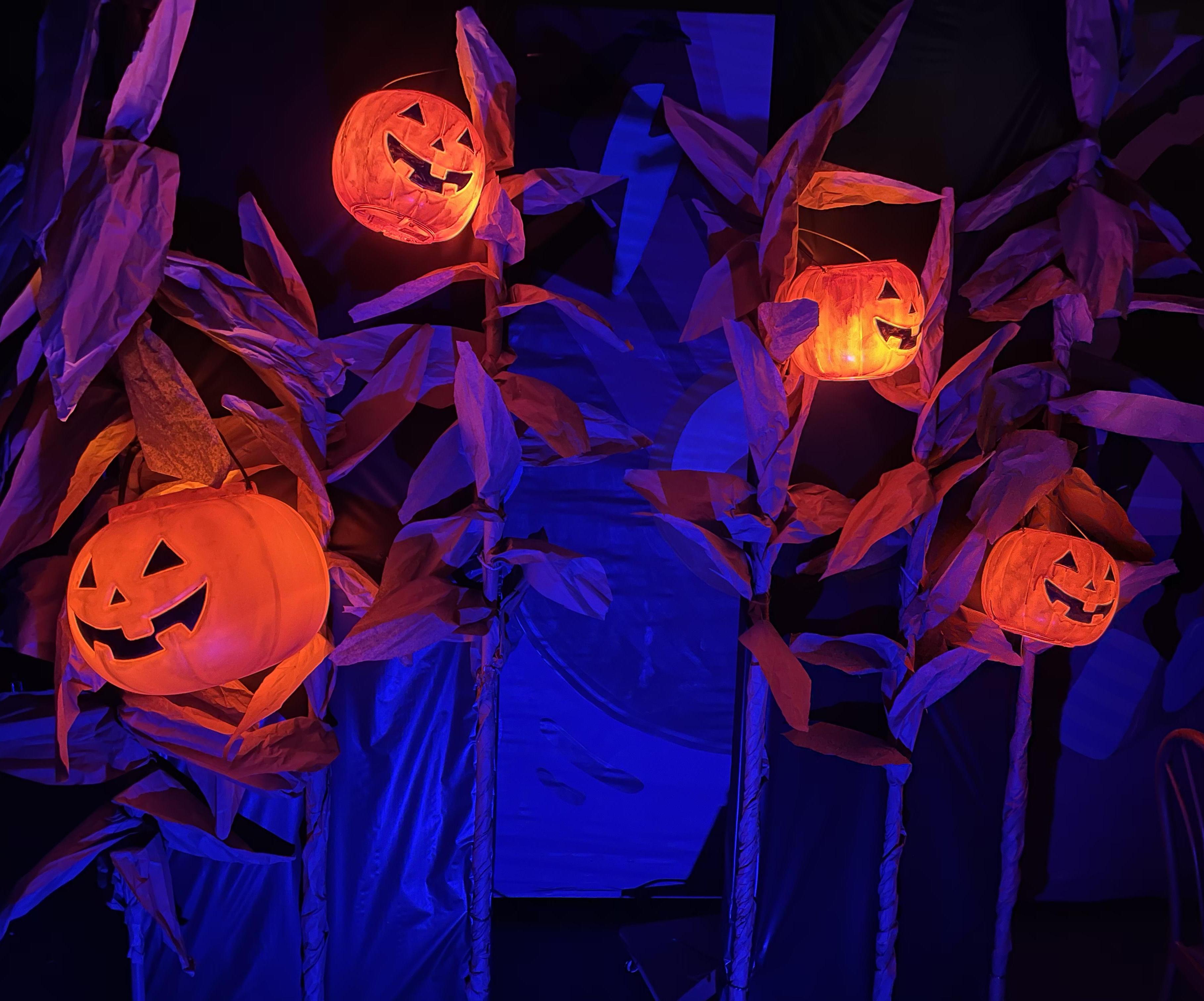 DIY Halloween Cornstalks 