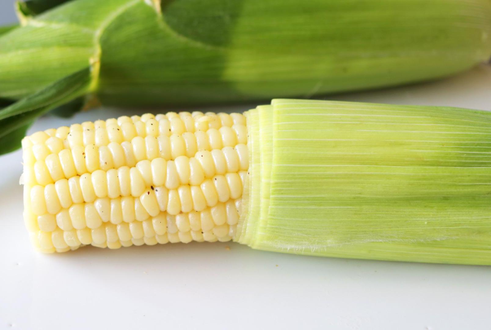Easy Microwave Corn on the Cob