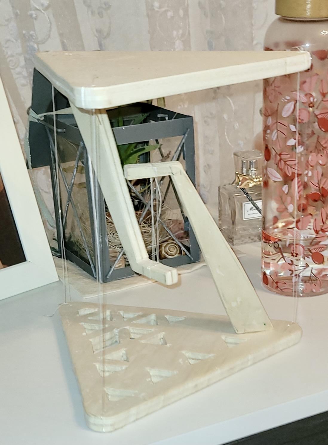 DIY Tensegrity Flower Stand