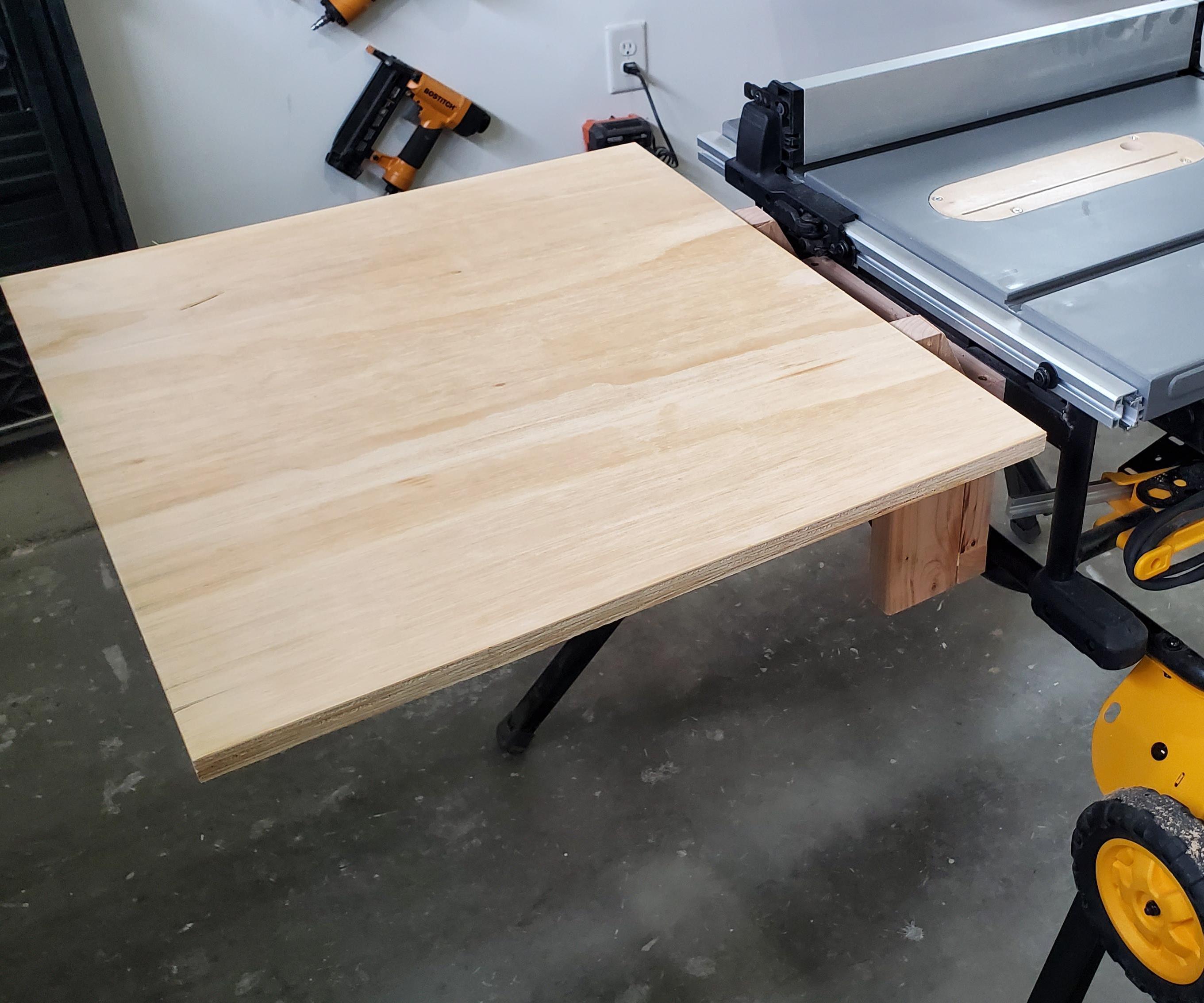 DWE7491 Table Saw Folding Outfeed Table