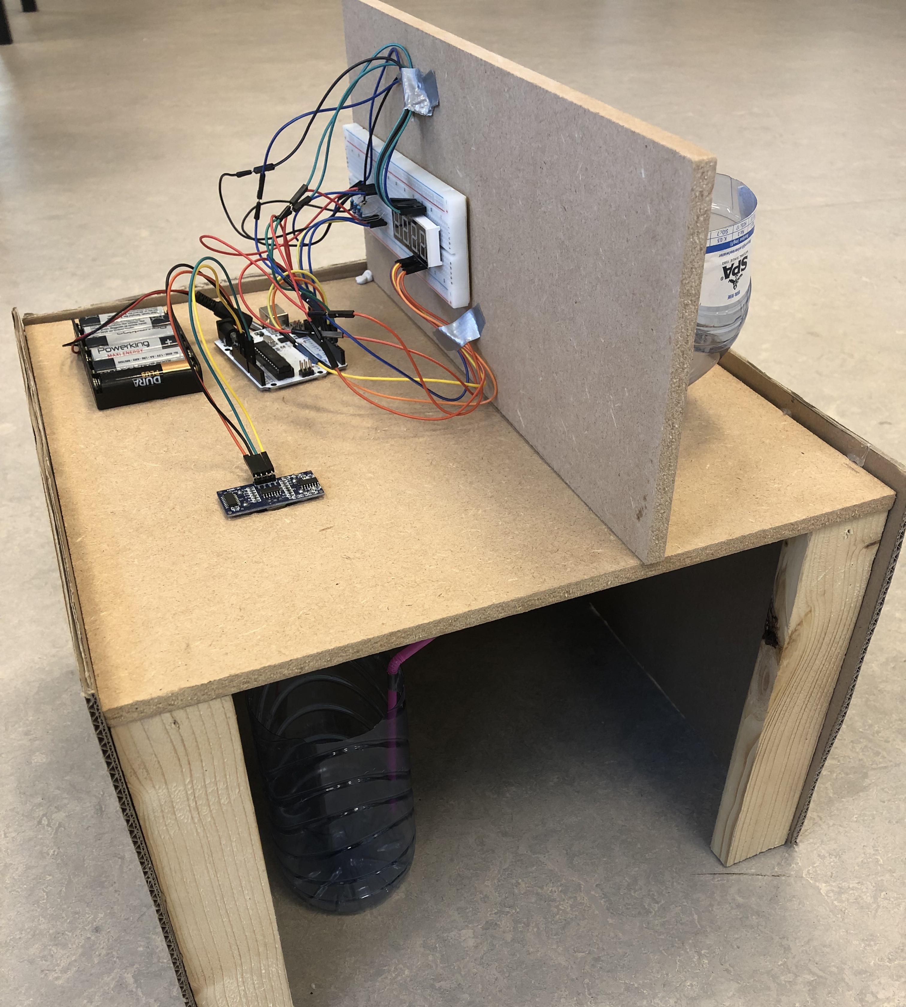 Acoustic Distance Meter HC-SR04 on the 7 Segment 4 Digit Display (measuring water Depth)
