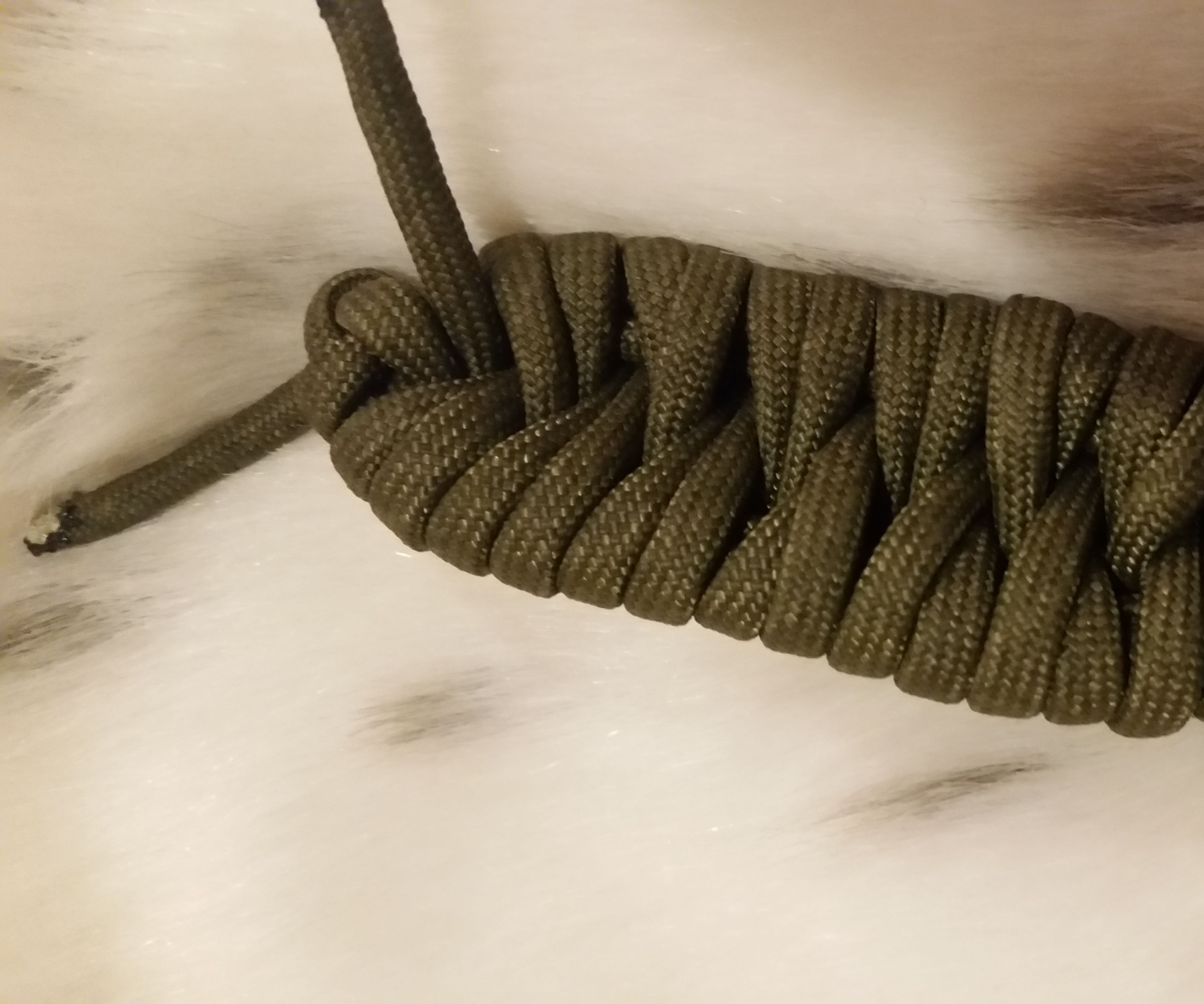 Fast Deploy Paracord Fishtail Key Fob 