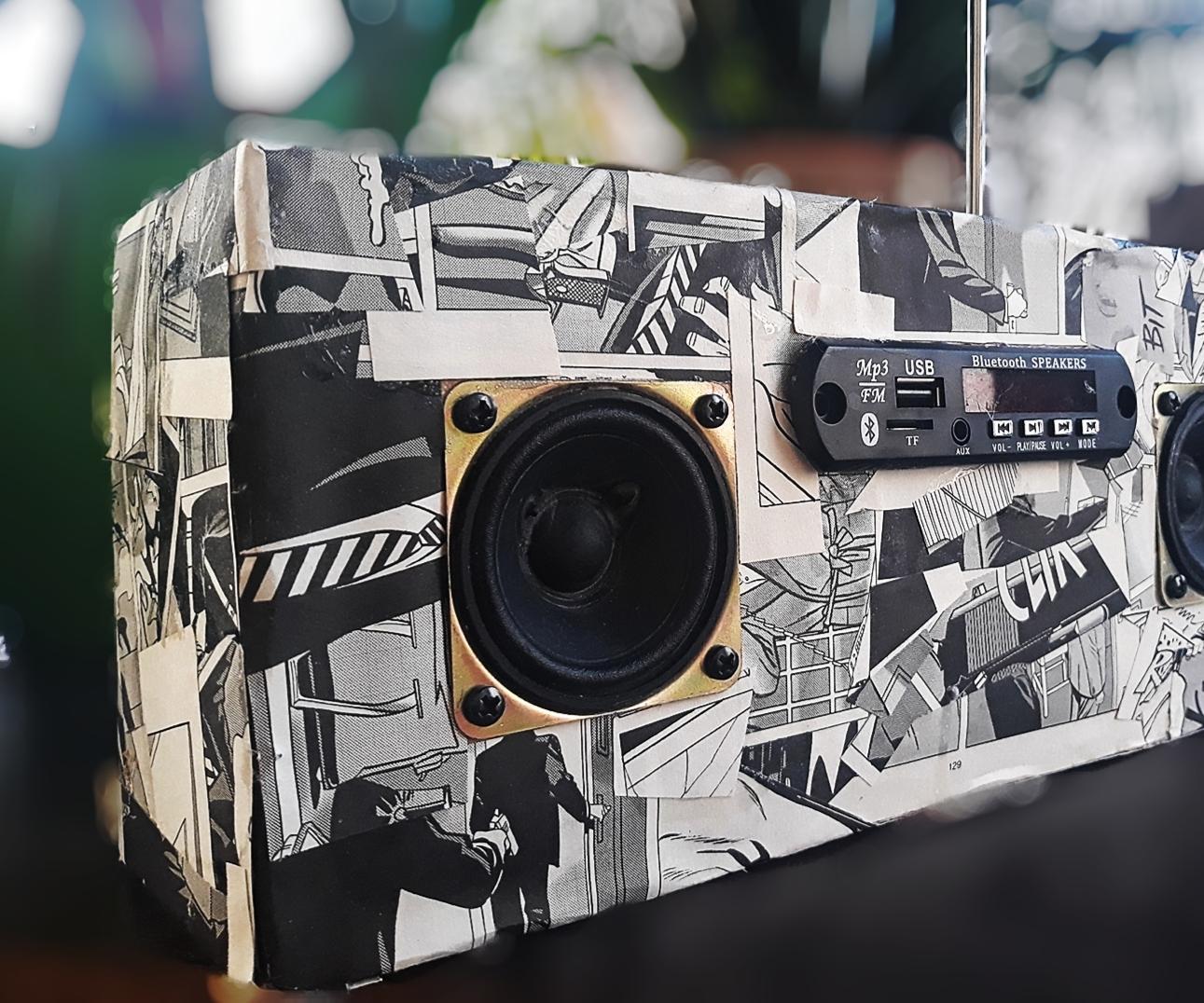 DIY COMICBOOK FM RADIO/BLUETOOTH/AUX SPEAKER