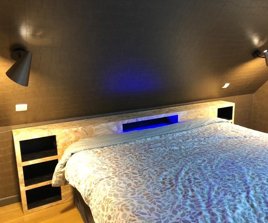 OSB Bedhead With Built-in Niches