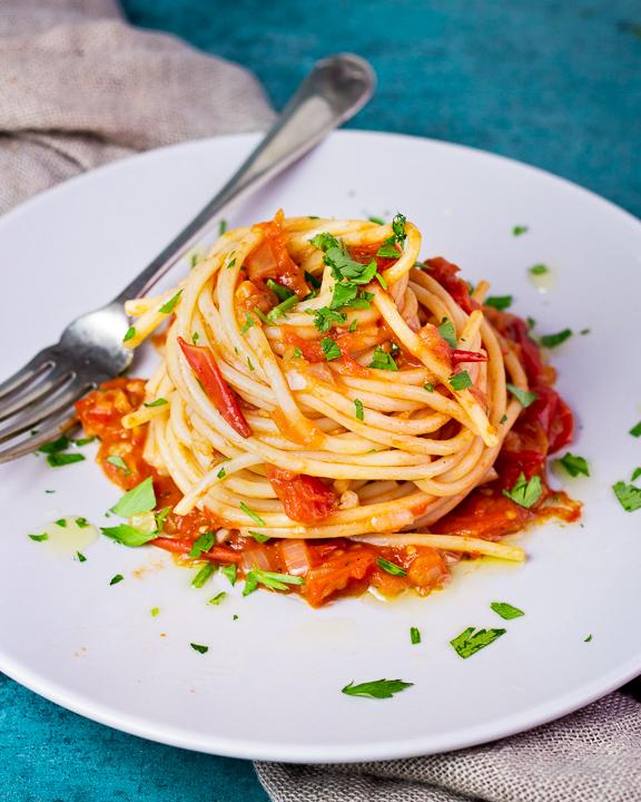 Quick and Healthy Fresh Tomato Spaghetti