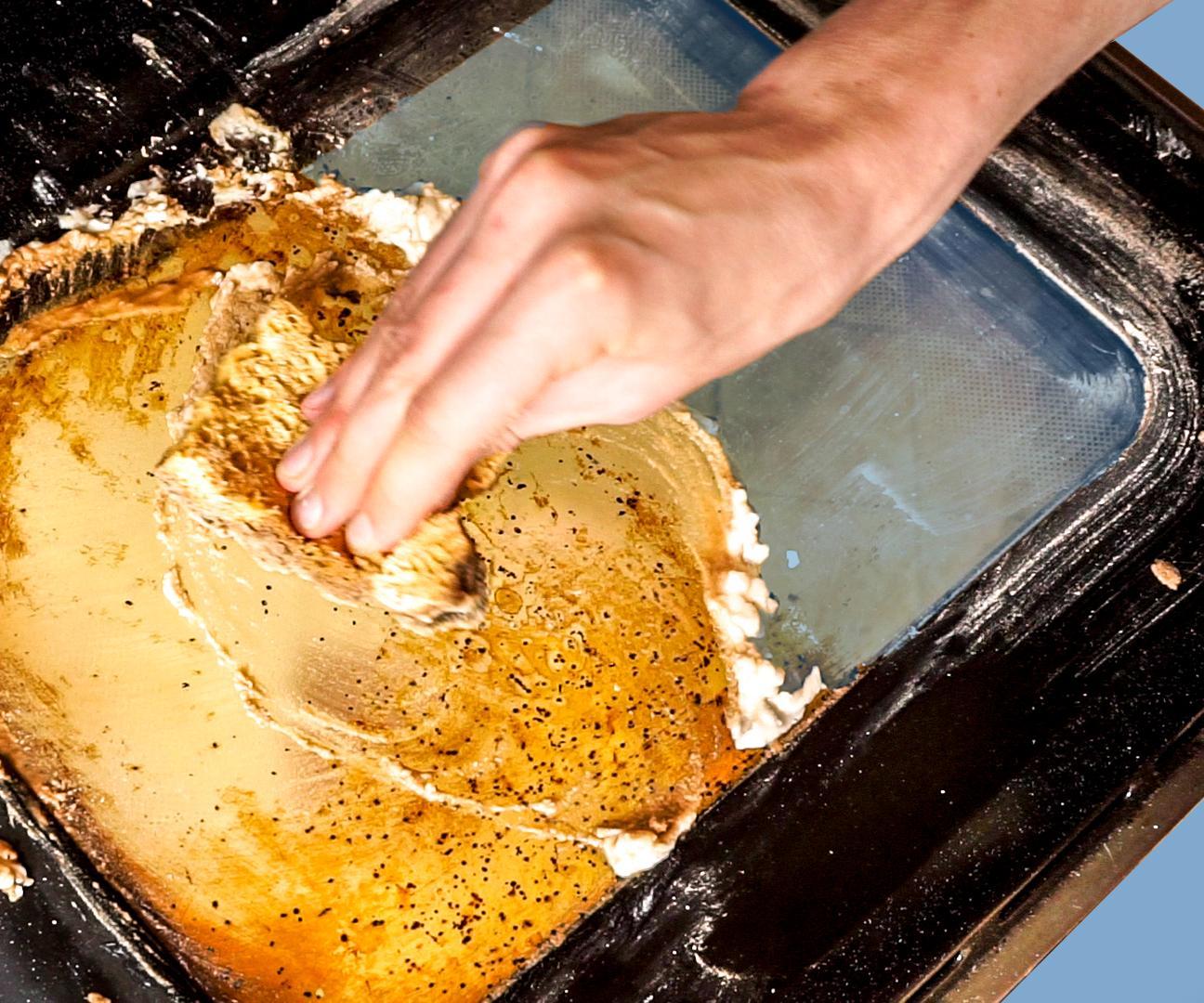 How to Clean an Oven Door (also Between the Glass)