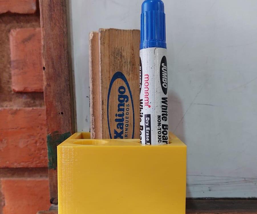 Soporte De Elementos De Pizarra