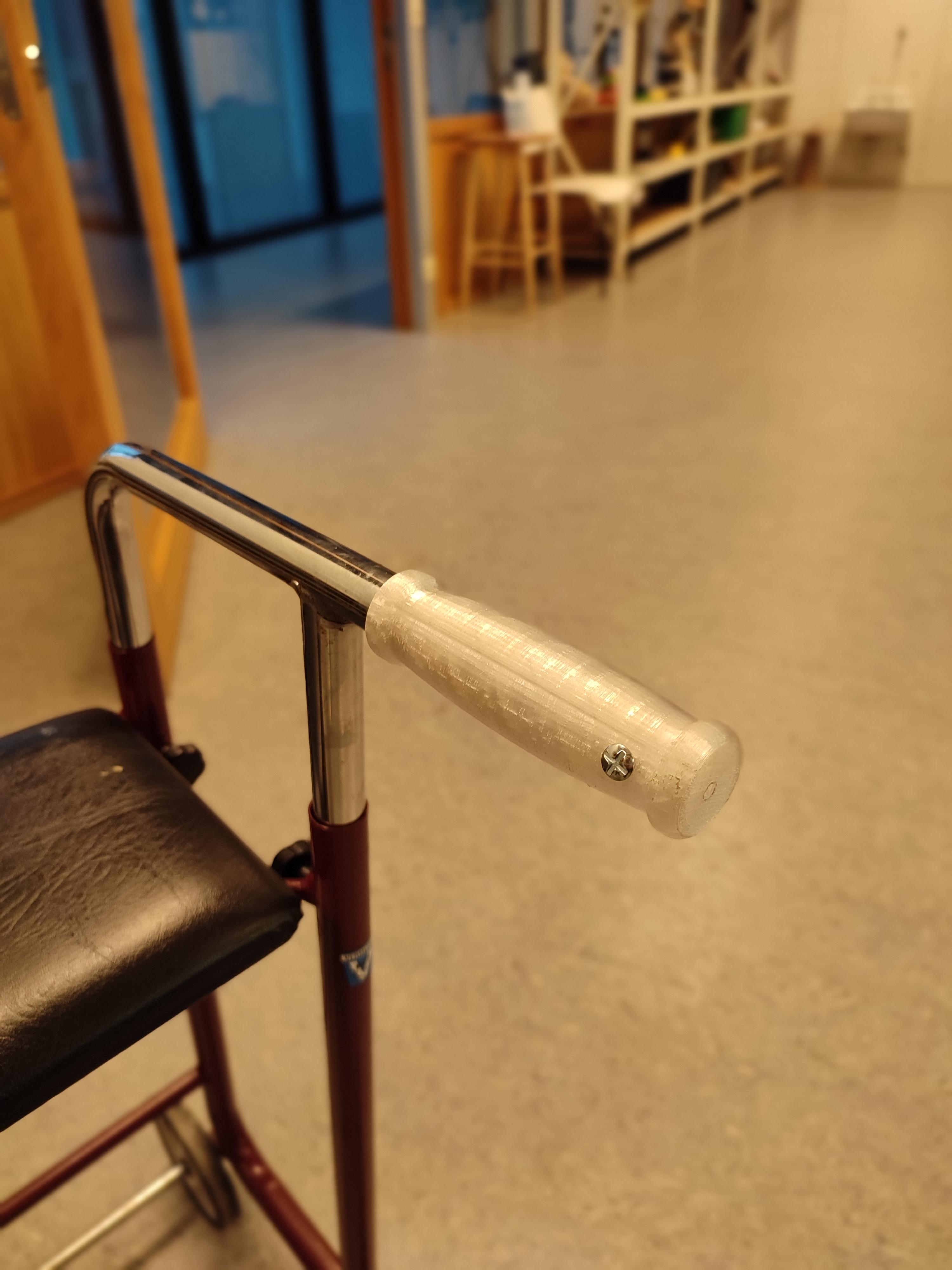 Locking the Rotation of Walker Handles