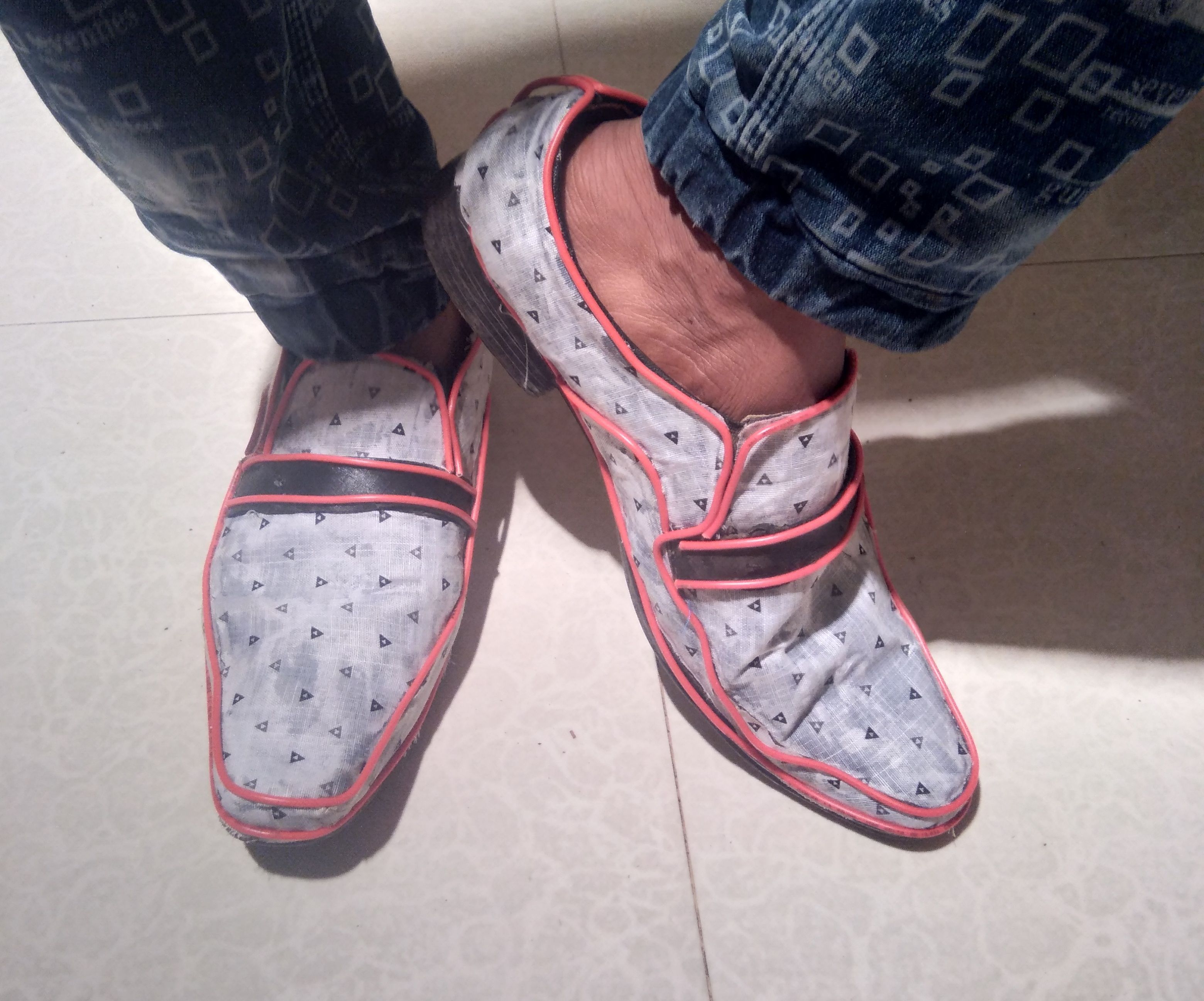 Elegant Shoes From Throwaway Ones. 