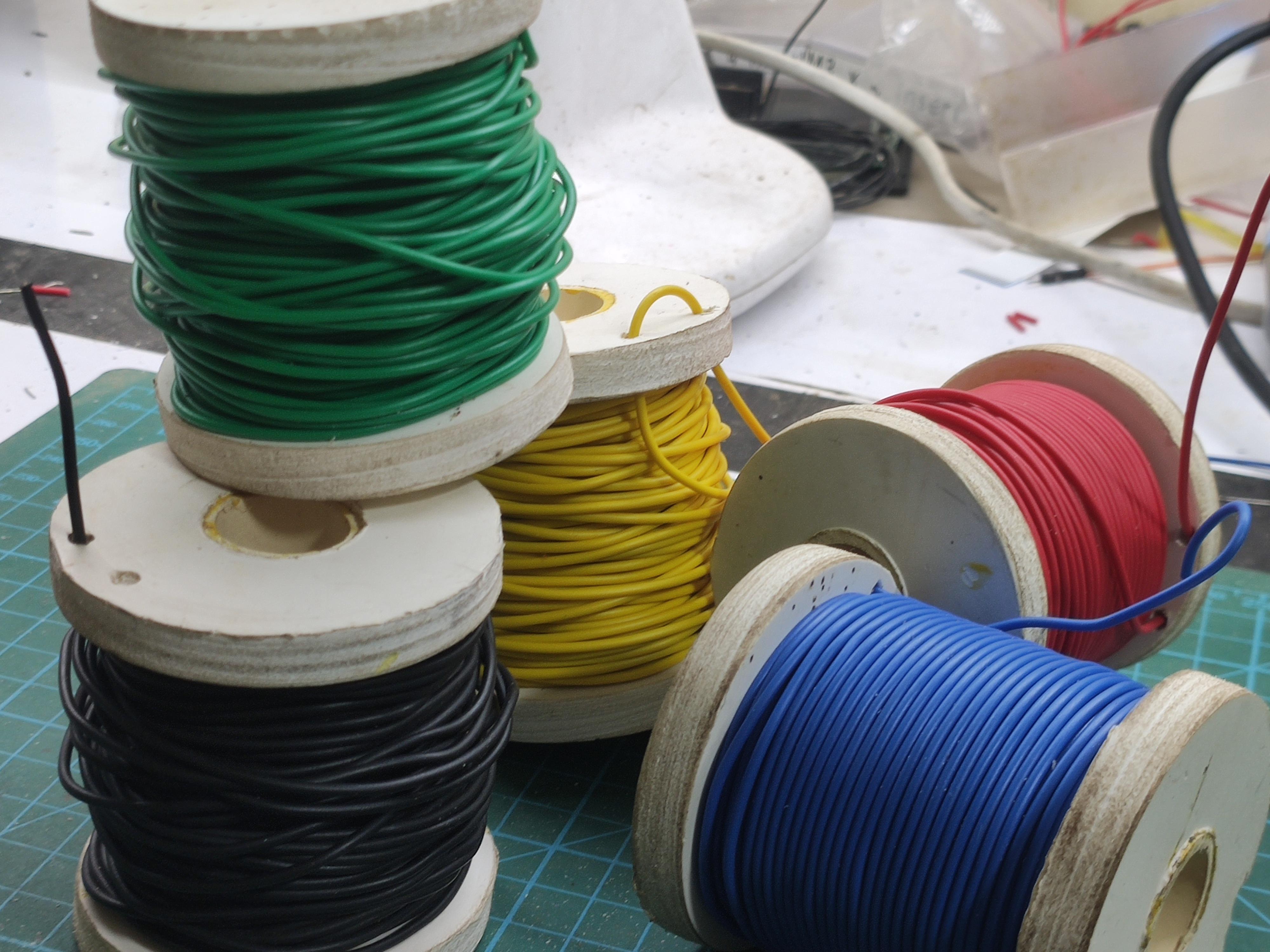 Simple and Sturdy Wire Spools From CPVC Pipe and Foam Board