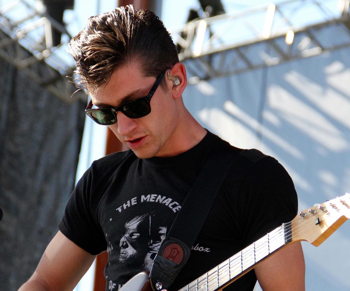 How to Make People Think You Are a Pro Guitar Musician  