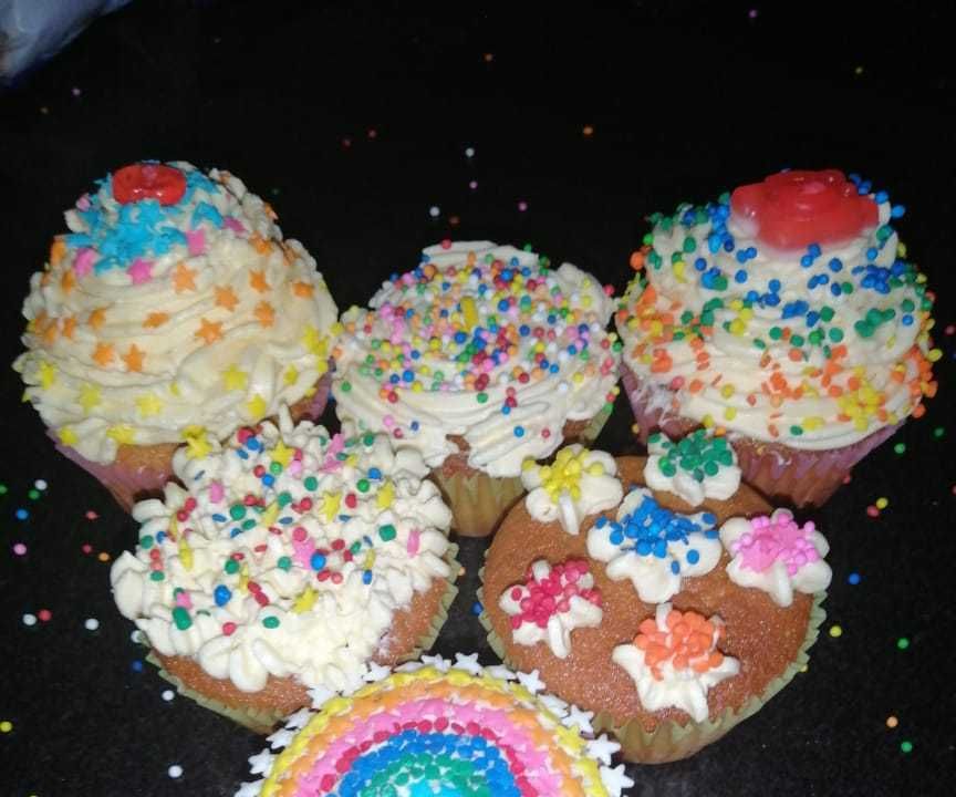 EXQUISITOS CUPCAKES ARCOIRIS