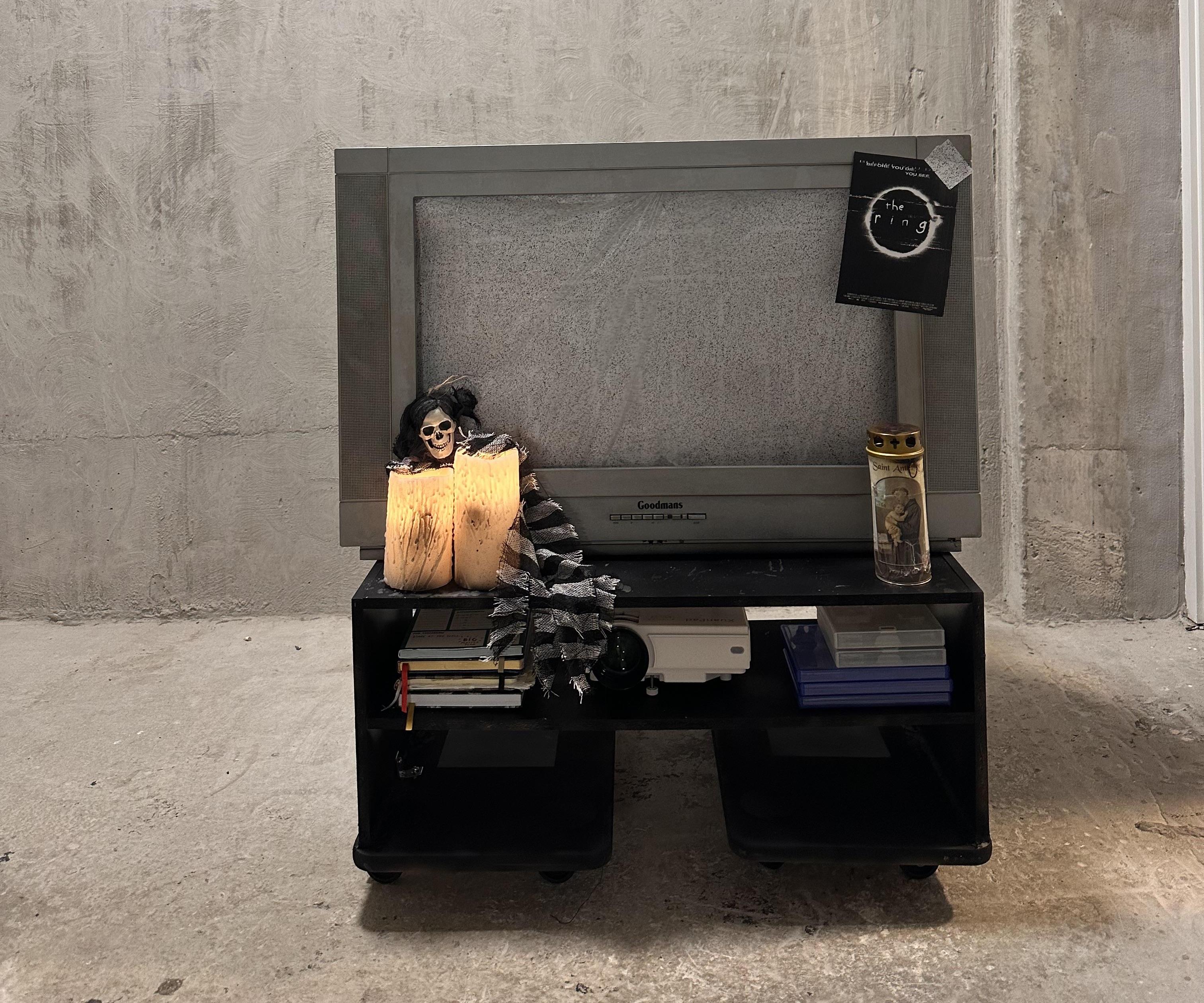 "The Ring" Inspired TV Halloween Prop/Costume - Using a Real Retro TV!